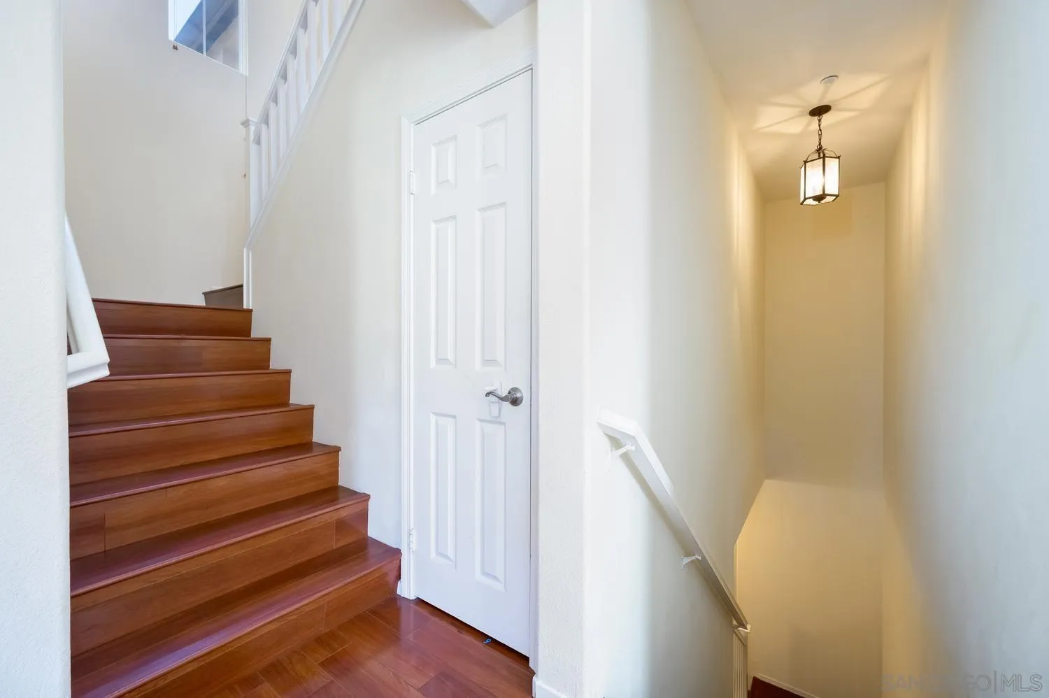 https://cdn.realtyfeed.com/cdn/127/260024092/9073121d1352f0f40ea957bdd7cc766c.webp