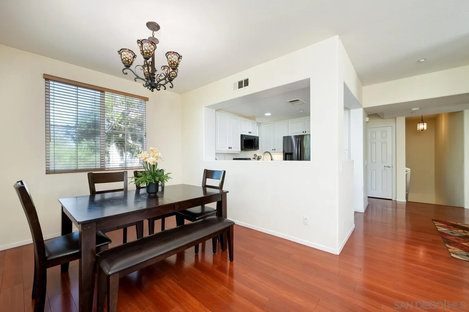 https://cdn.realtyfeed.com/cdn/127/260024092/b69b343021cccc0185ff801656cb770d.webp