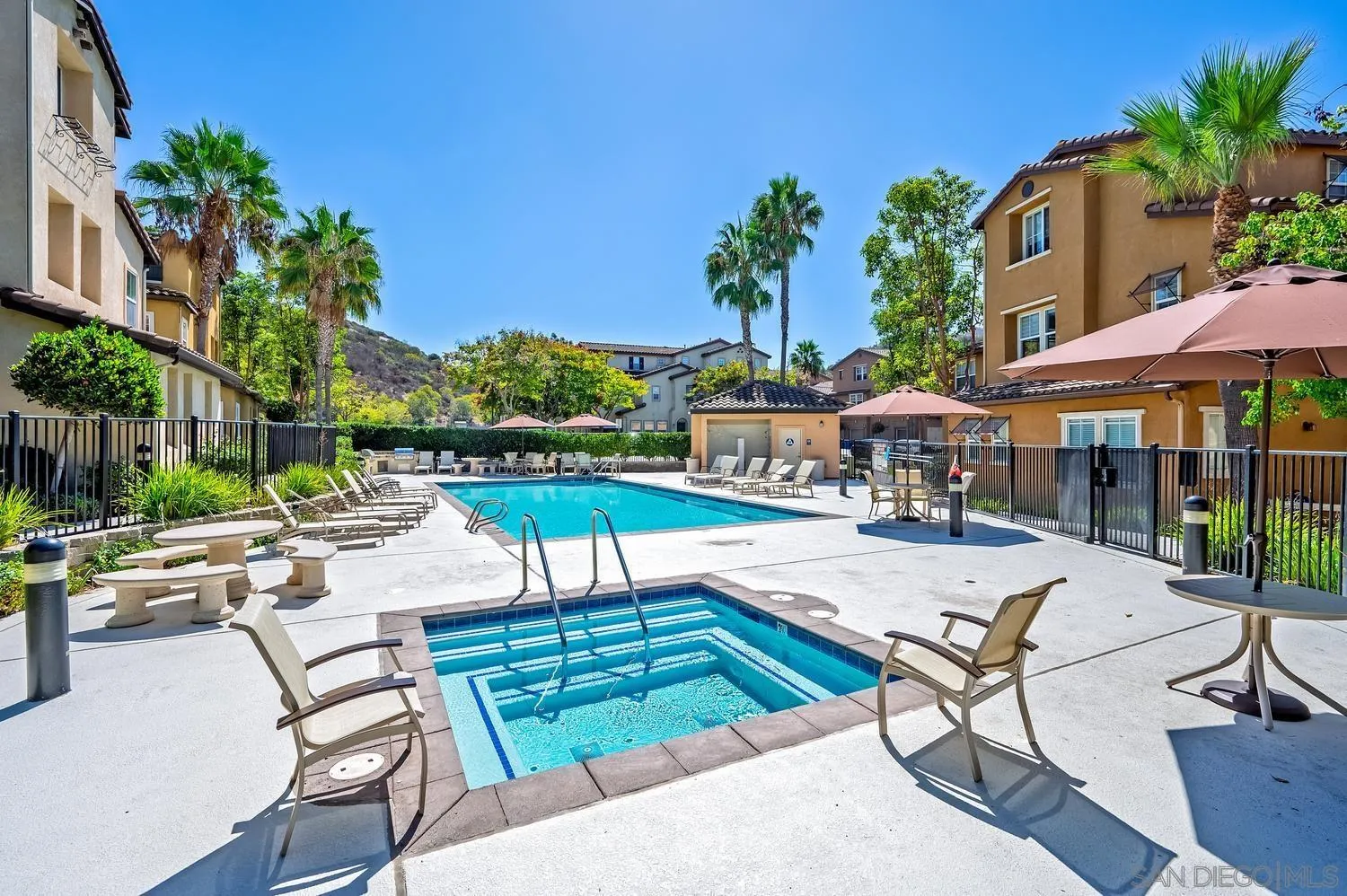 https://cdn.realtyfeed.com/cdn/127/260024092/c6bcb0ff3d155b75cf0d5bdfb425352c.webp