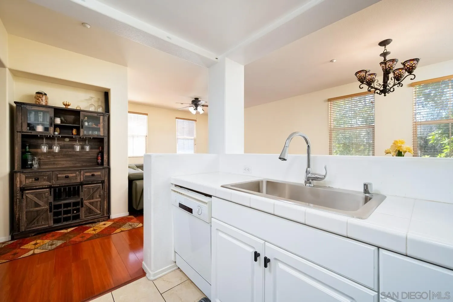 https://cdn.realtyfeed.com/cdn/127/260024092/d61257b746a3c947e837cf5e2143a38d.webp