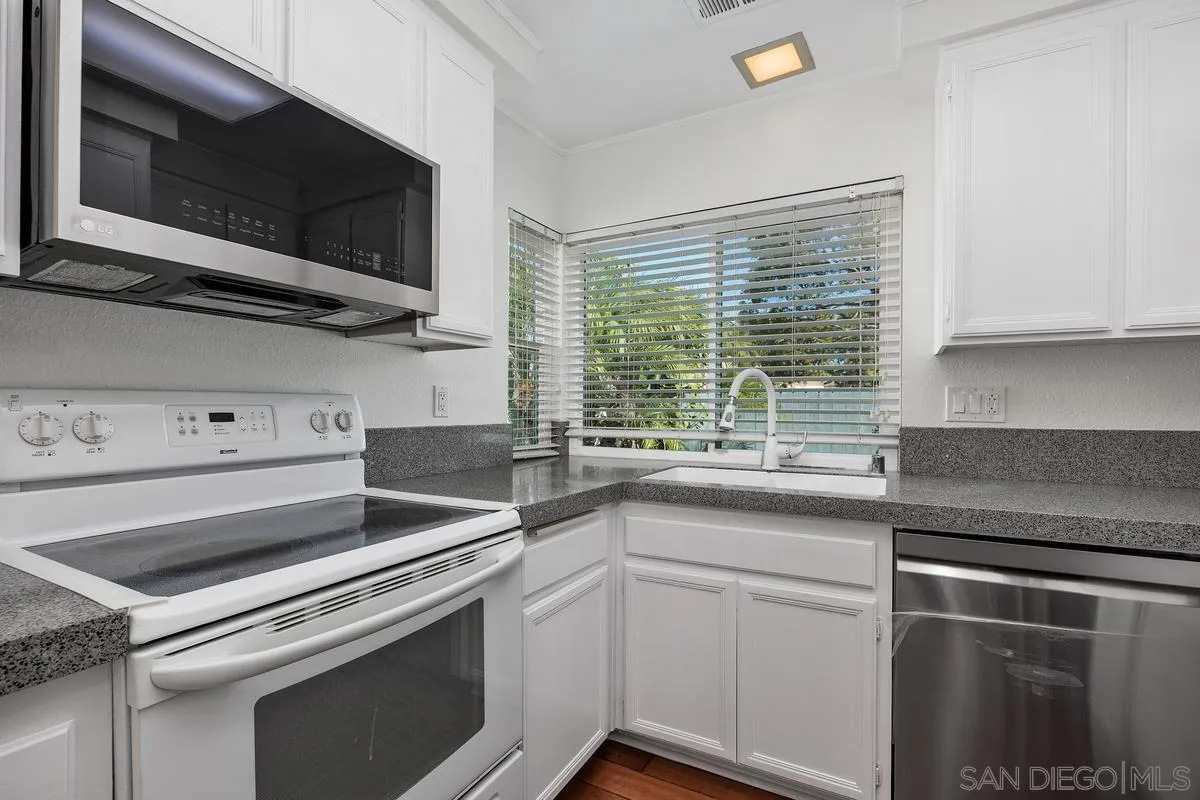 10927 Matinal Cir, San Diego, CA 92127, photo 16
