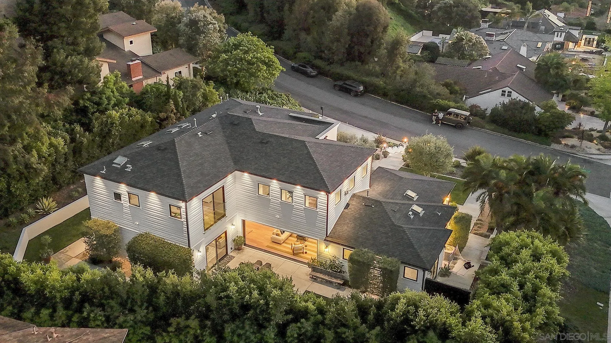 https://cdn.realtyfeed.com/cdn/127/260024097/18366804cf2c1cb3fca3cedd6ab22fb1.webp