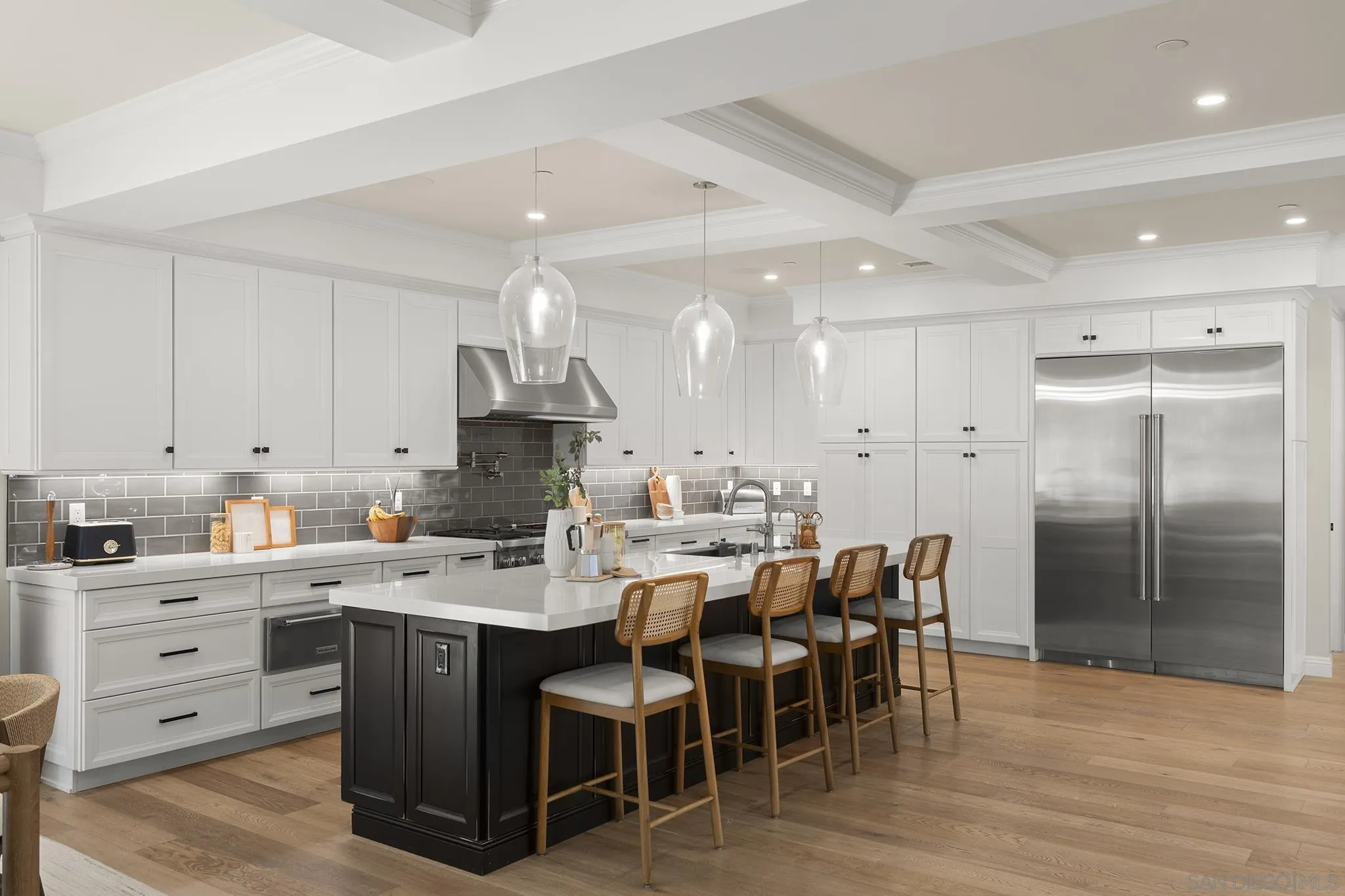 https://cdn.realtyfeed.com/cdn/127/260024097/28c4847ca8ec78028af99e310d1c26ea.webp