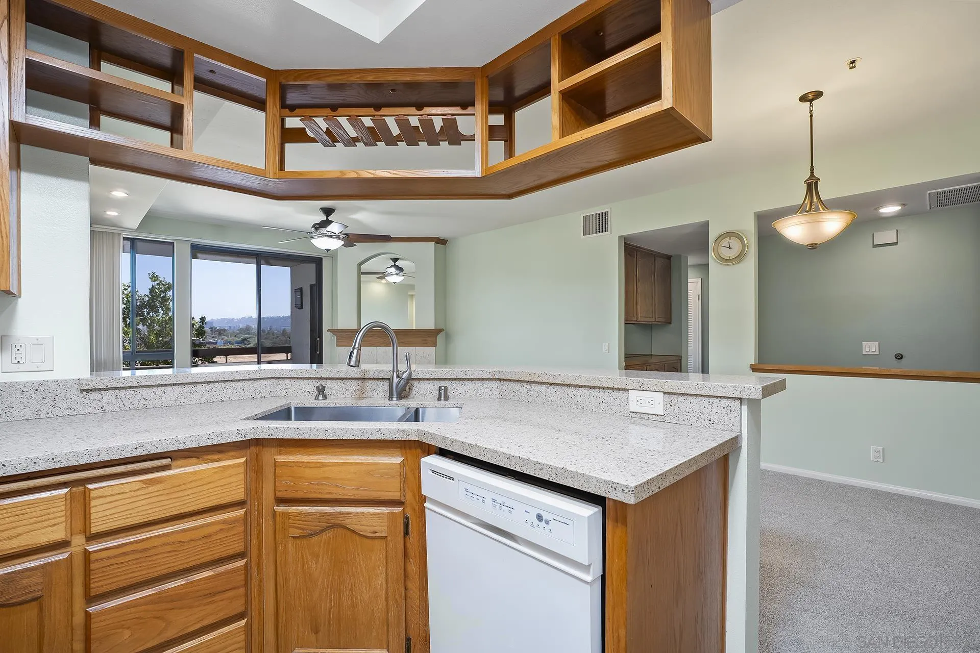 https://cdn.realtyfeed.com/cdn/127/260024099/05702bf8bd58b96fafd64ed80373bf8a.webp