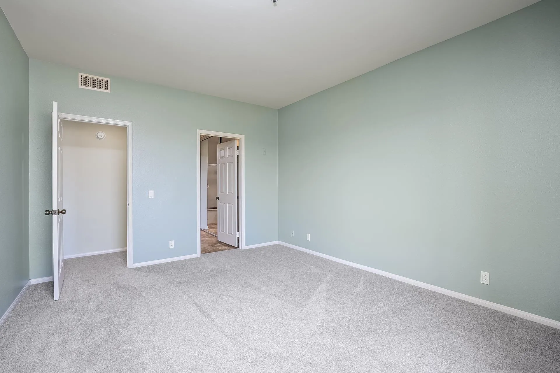 https://cdn.realtyfeed.com/cdn/127/260024099/6e0d91a06083e278eeb38ec023cefc89.webp