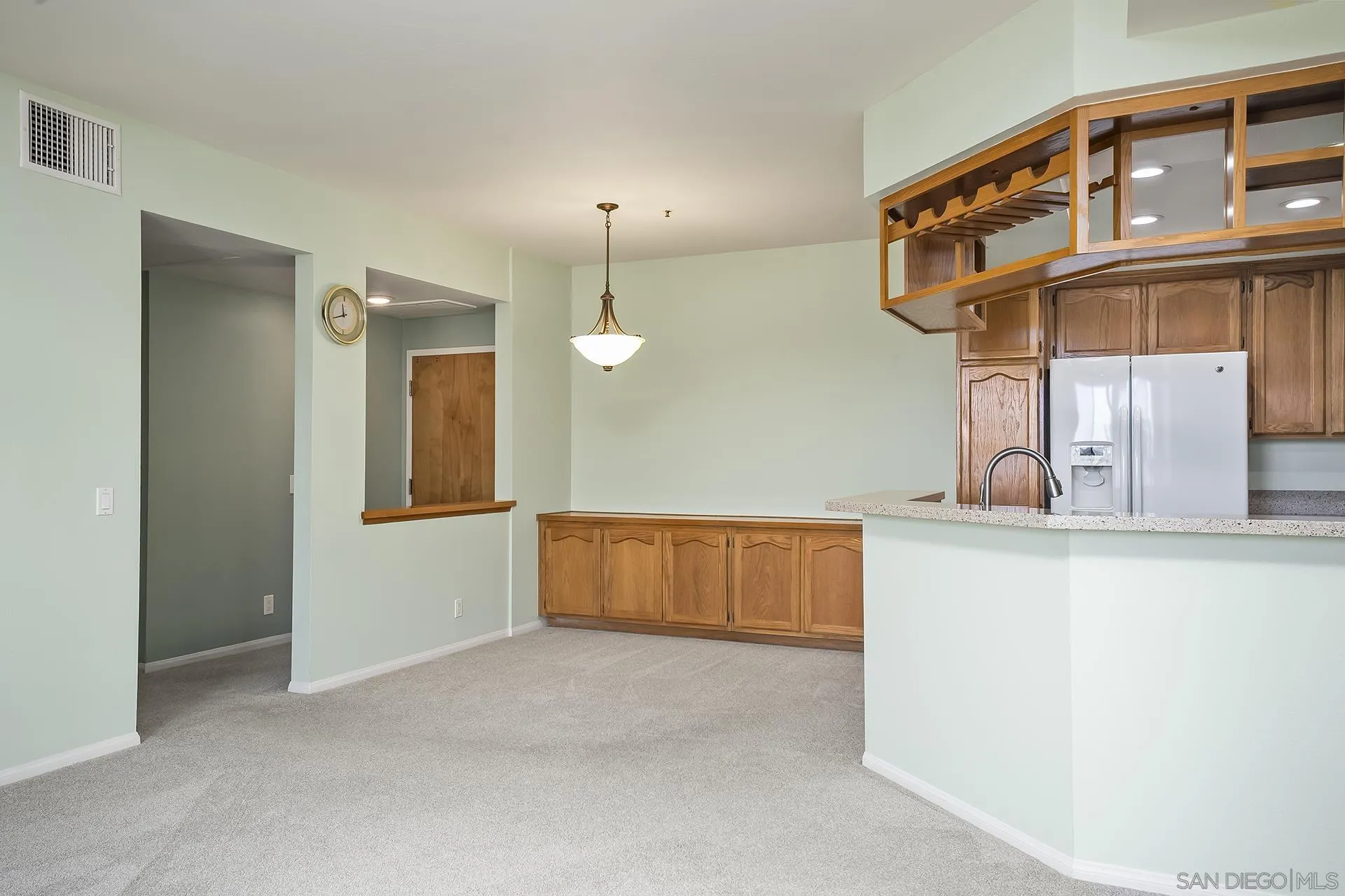 https://cdn.realtyfeed.com/cdn/127/260024099/a30536afcf69587c8e36474afdf12fac.webp