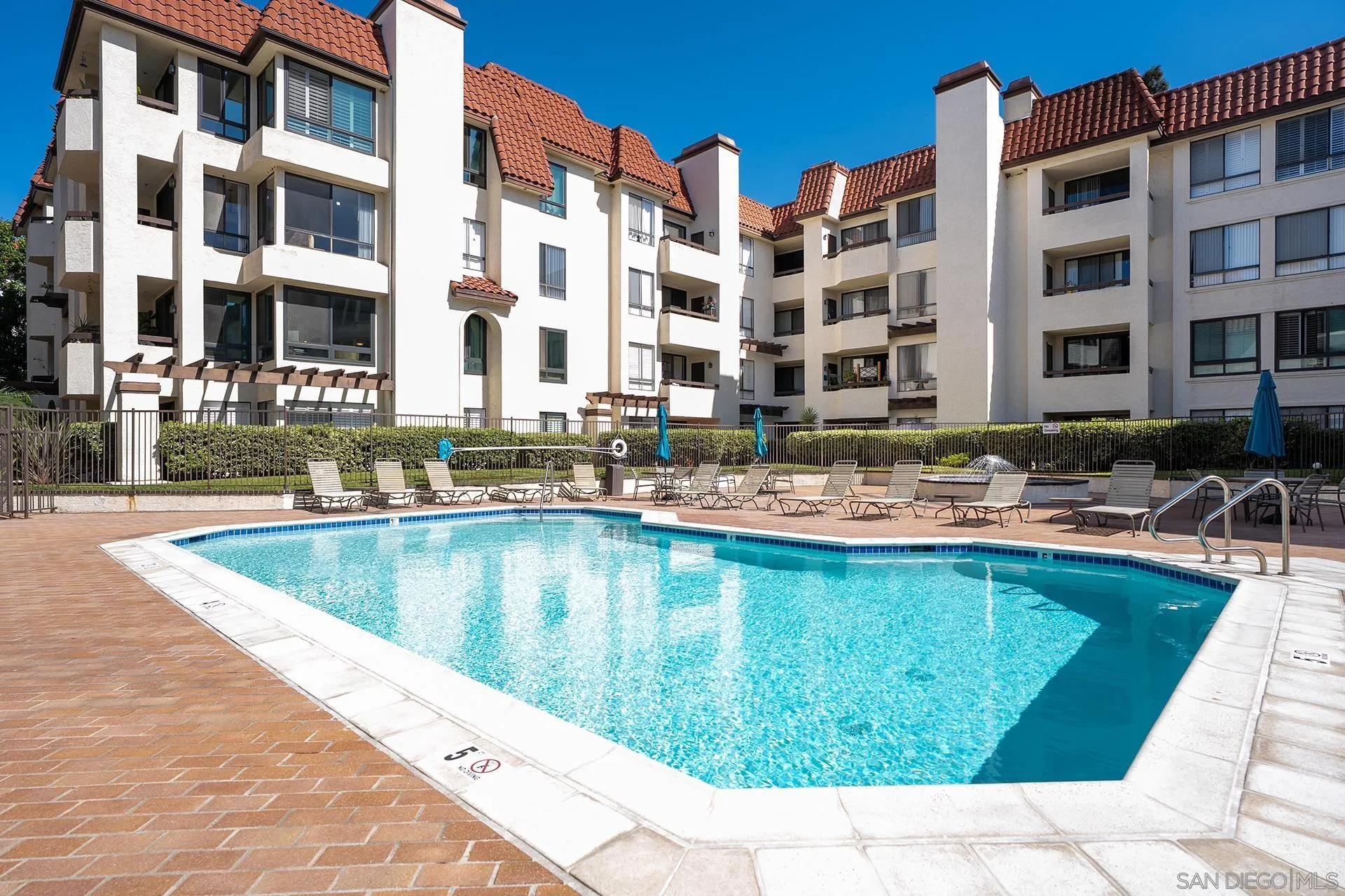 https://cdn.realtyfeed.com/cdn/127/260024099/c7f970c64c78bc2c914c5cfad83e6d2d.webp