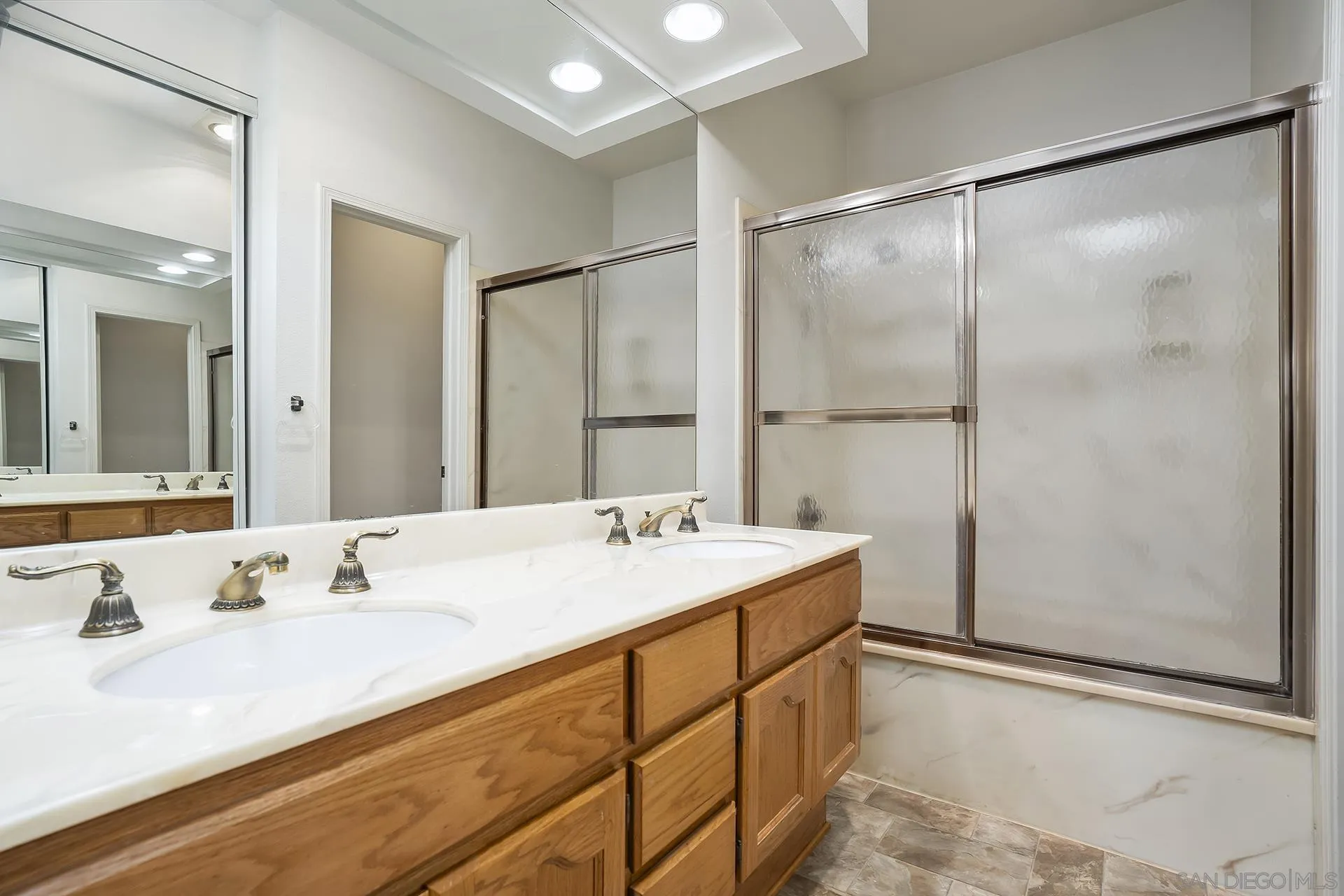 https://cdn.realtyfeed.com/cdn/127/260024099/d34b72156781aa406b2bfdc834dca013.webp