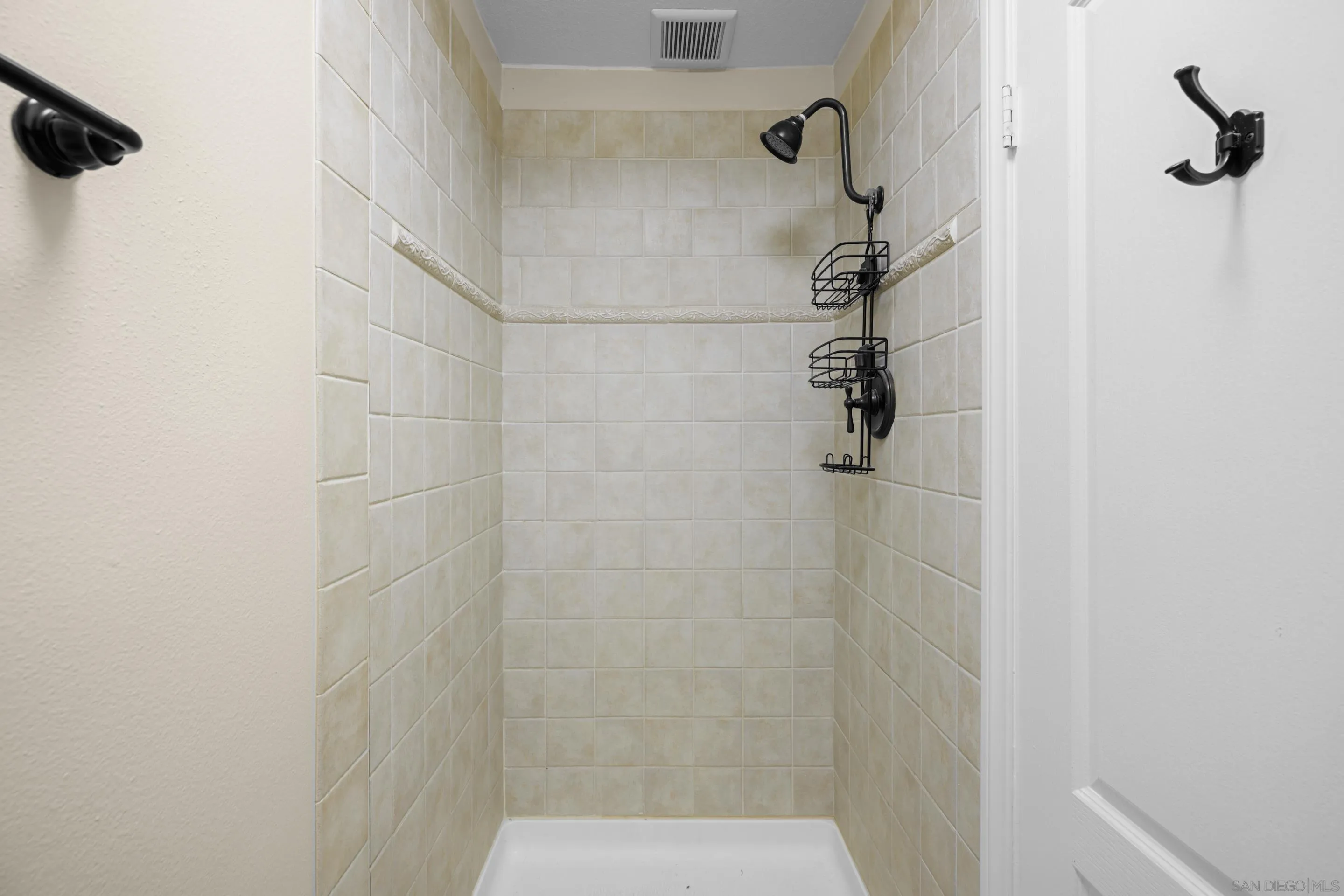 Photo #20: 2600241 Listing: Photo #20