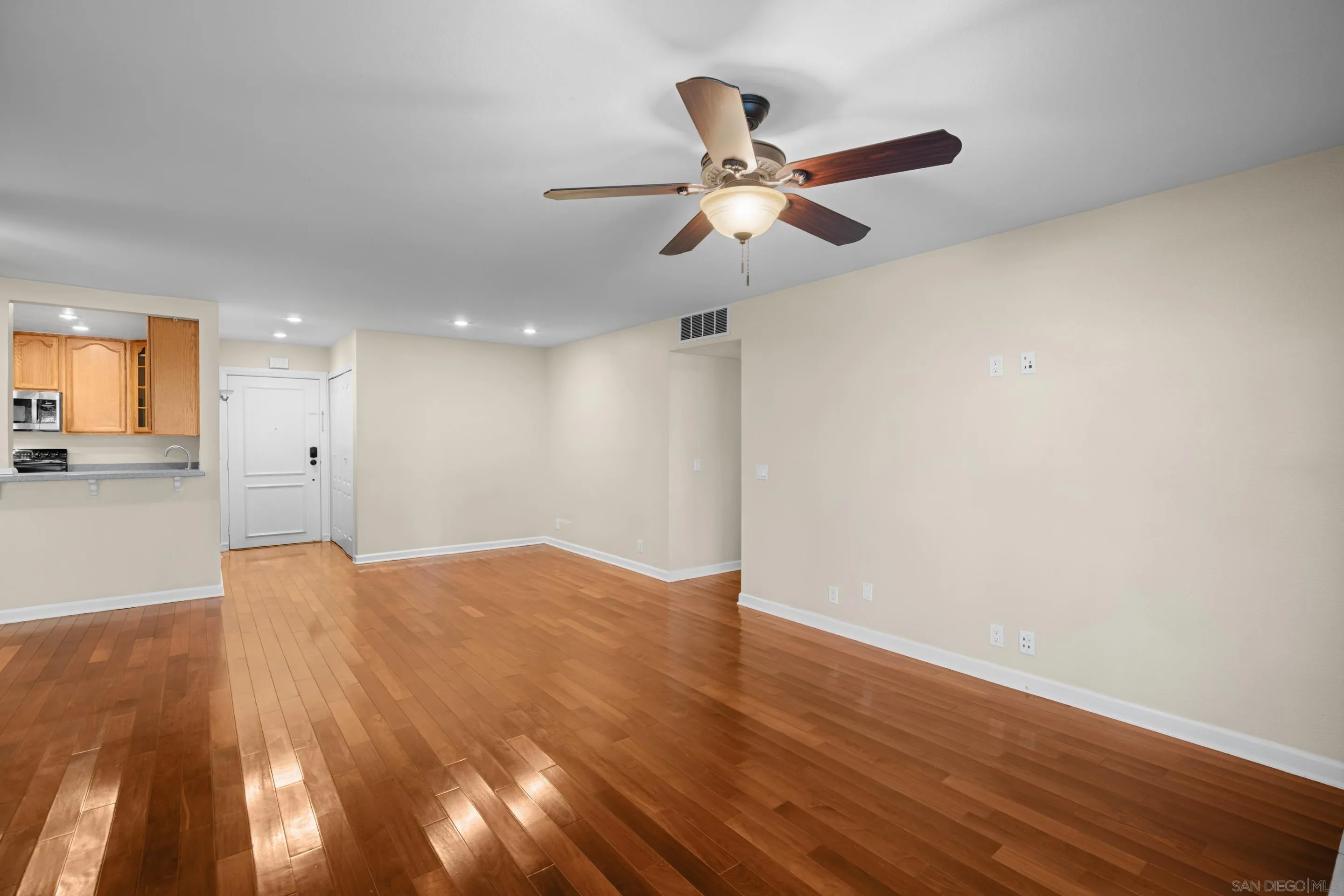 Photo #3: 2600241 Listing: Photo #3