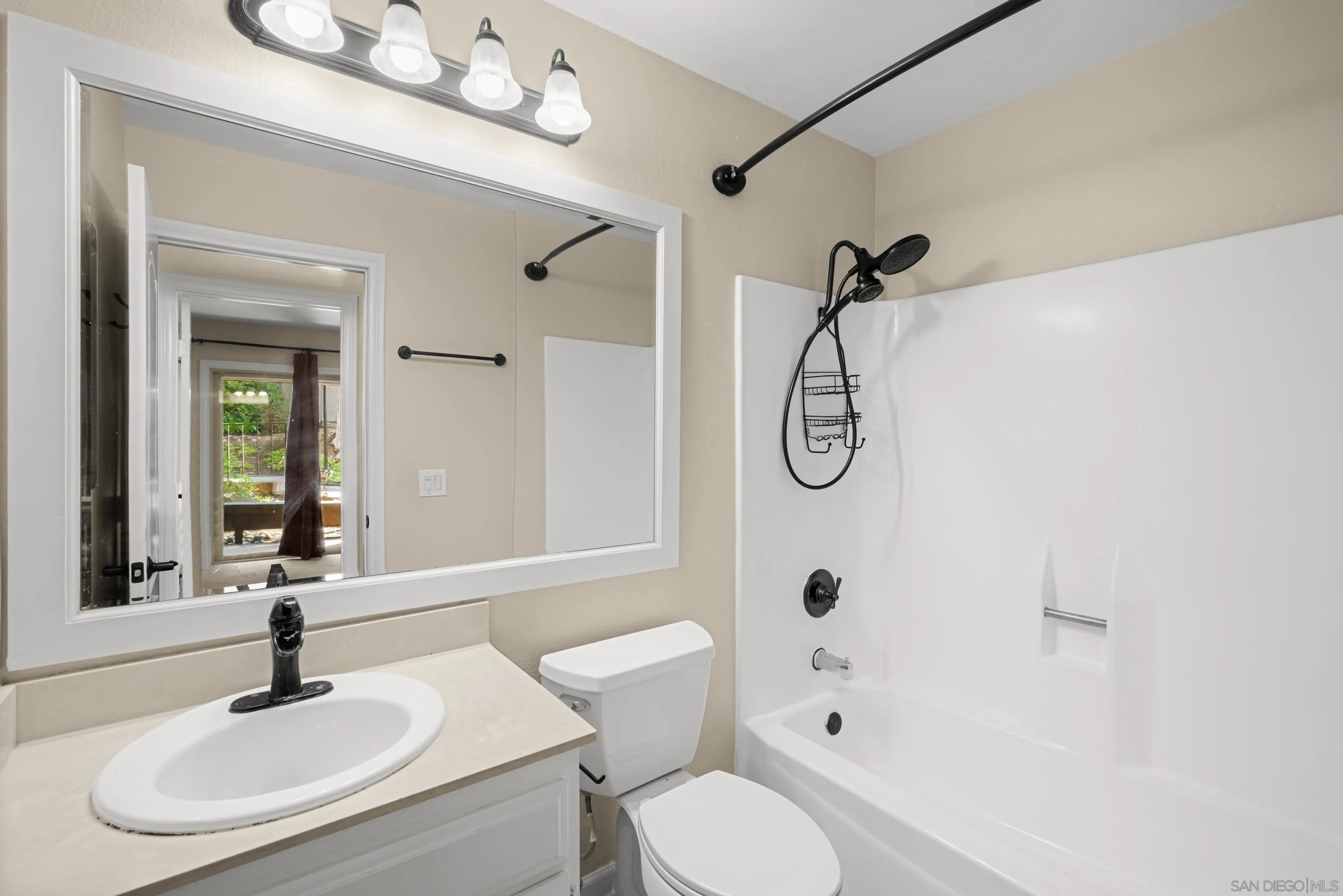 Photo #35: 2600241 Listing: Photo #35