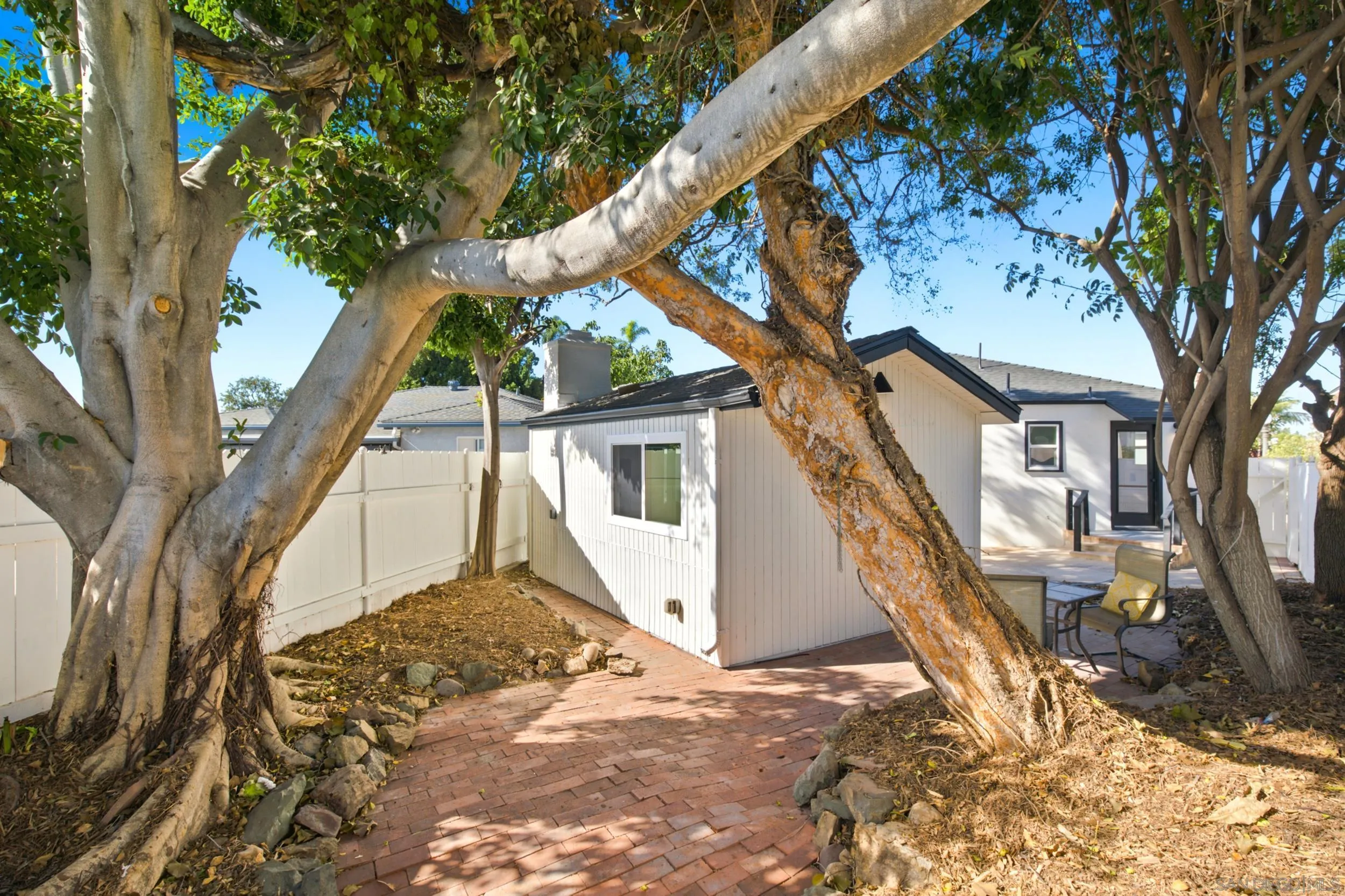 https://cdn.realtyfeed.com/cdn/127/260024102/28d48fdd898ec01491ca9535cef1c8ef.webp