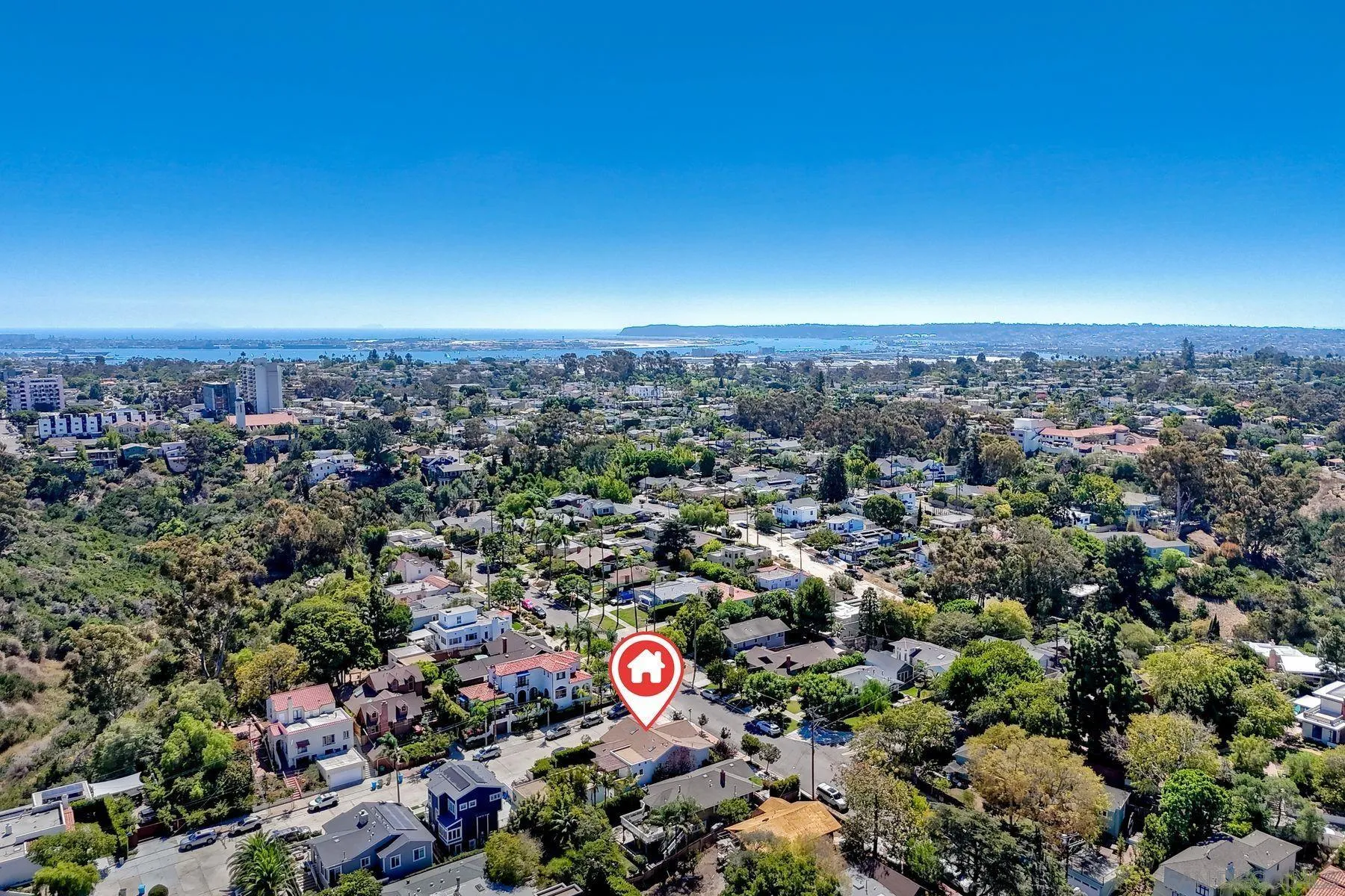 https://cdn.realtyfeed.com/cdn/127/260024105/32b9e0f4d17cc59d2ca220bdc138780d.webp