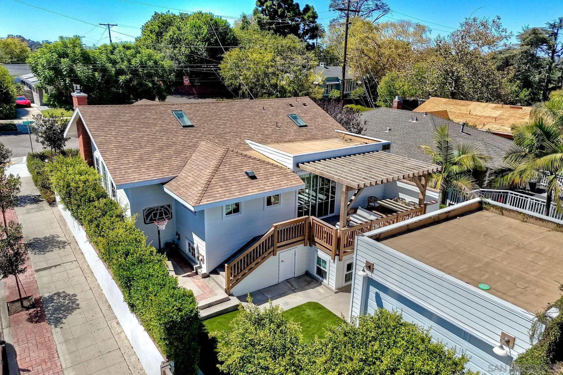 https://cdn.realtyfeed.com/cdn/127/260024105/3e30f7c55e334e1739d8556a2caf2b14.webp