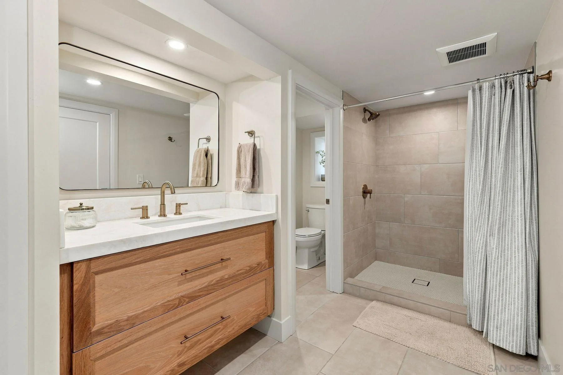 https://cdn.realtyfeed.com/cdn/127/260024105/48cedfbcfae2d2aae7e6849dafbe29a9.webp