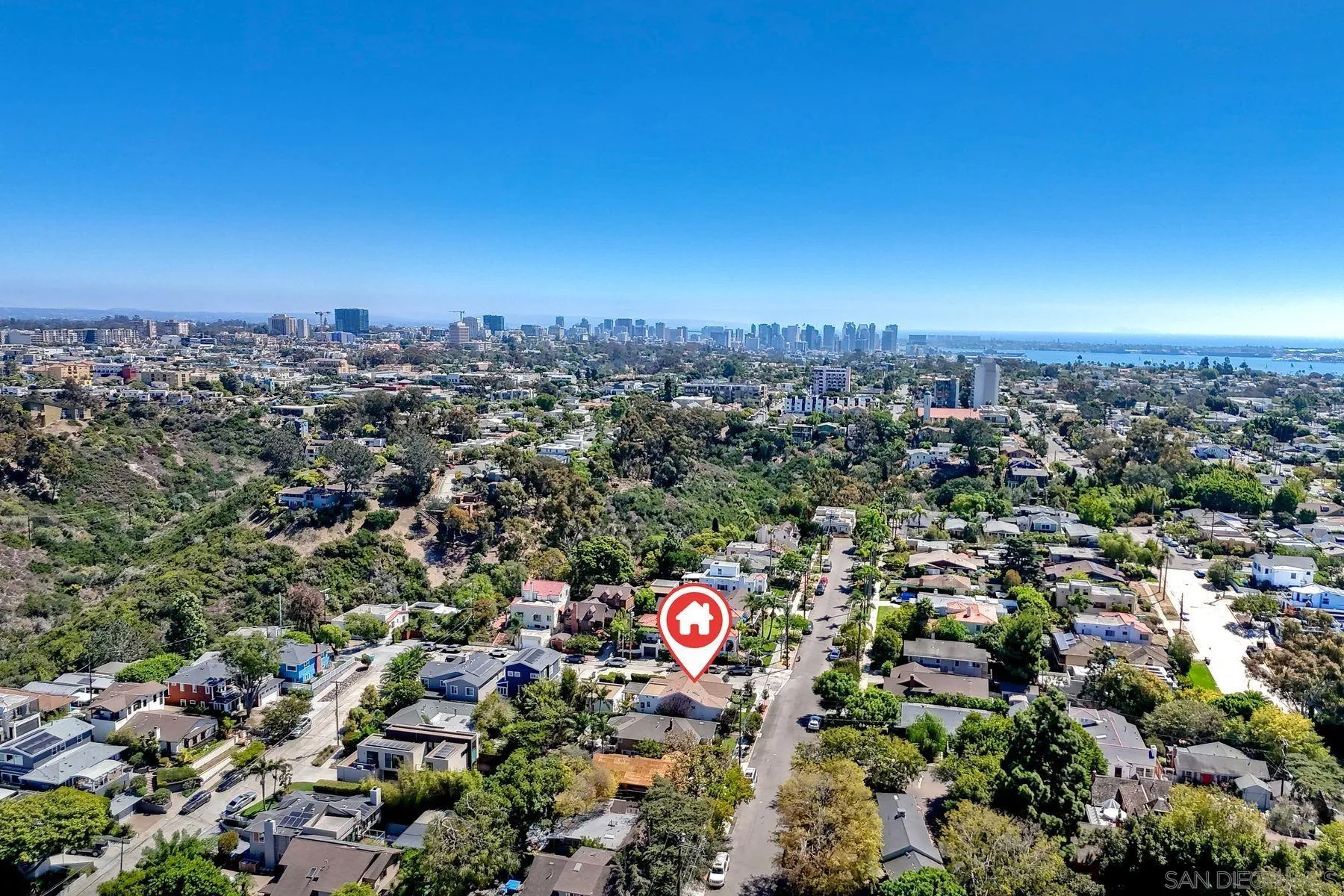 https://cdn.realtyfeed.com/cdn/127/260024105/6b87b3ca00d1d354ea6071af2c6f640b.webp