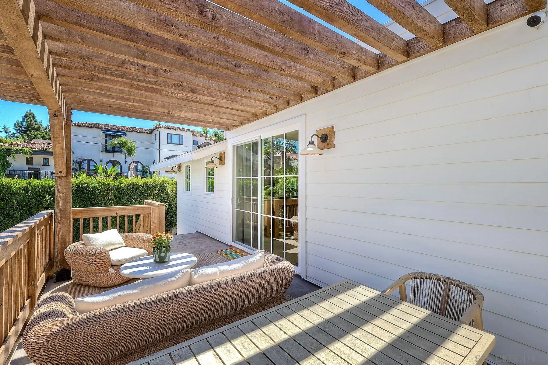 https://cdn.realtyfeed.com/cdn/127/260024105/728d1b6789c71a79c1c1b3cca37a4d70.webp