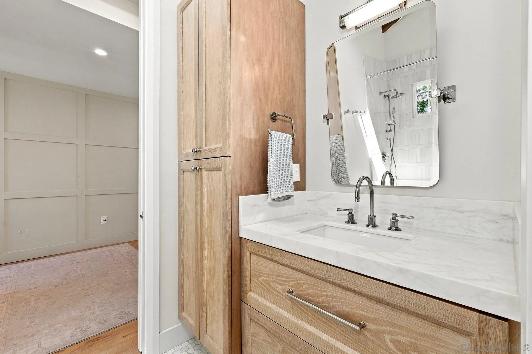 https://cdn.realtyfeed.com/cdn/127/260024105/812fc234e72e82d54e11dc948d9fa604.webp