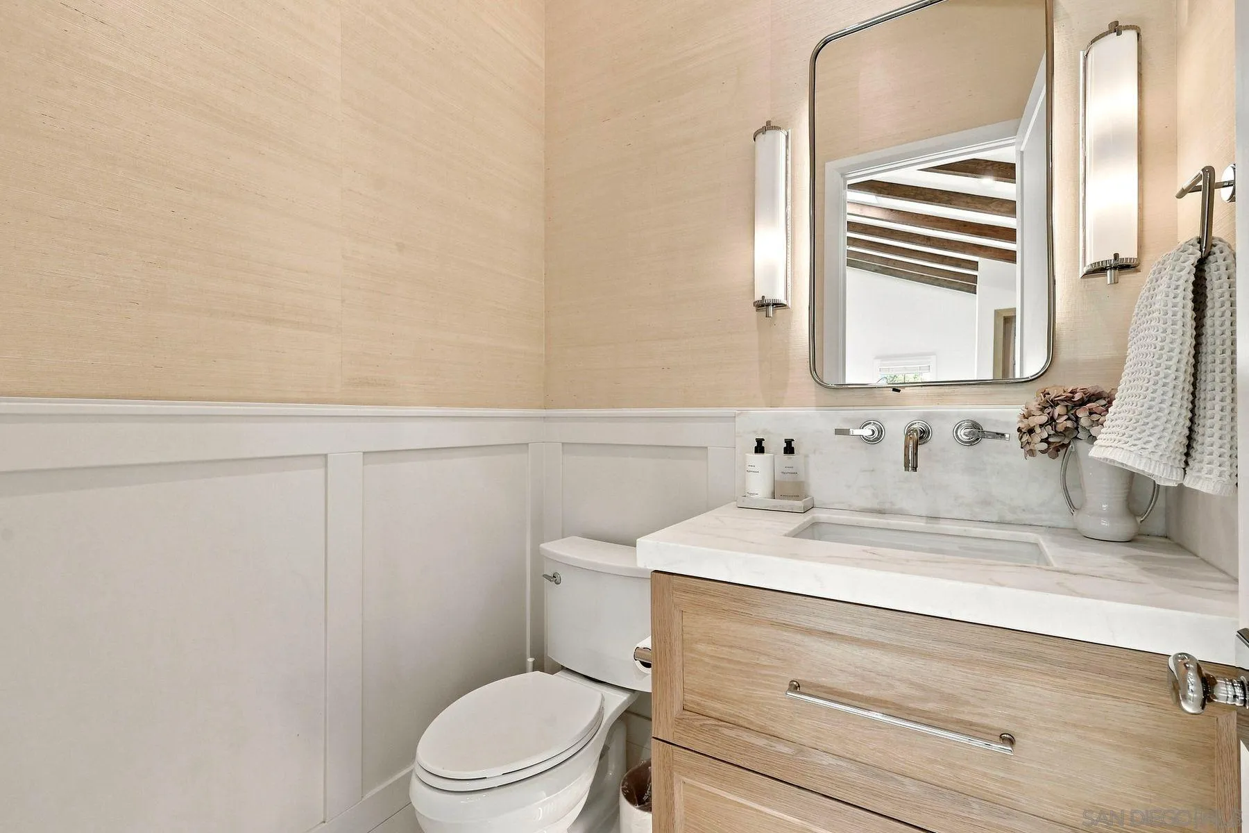 https://cdn.realtyfeed.com/cdn/127/260024105/8824fcf0d0d2e96a2095e884910f1ffa.webp
