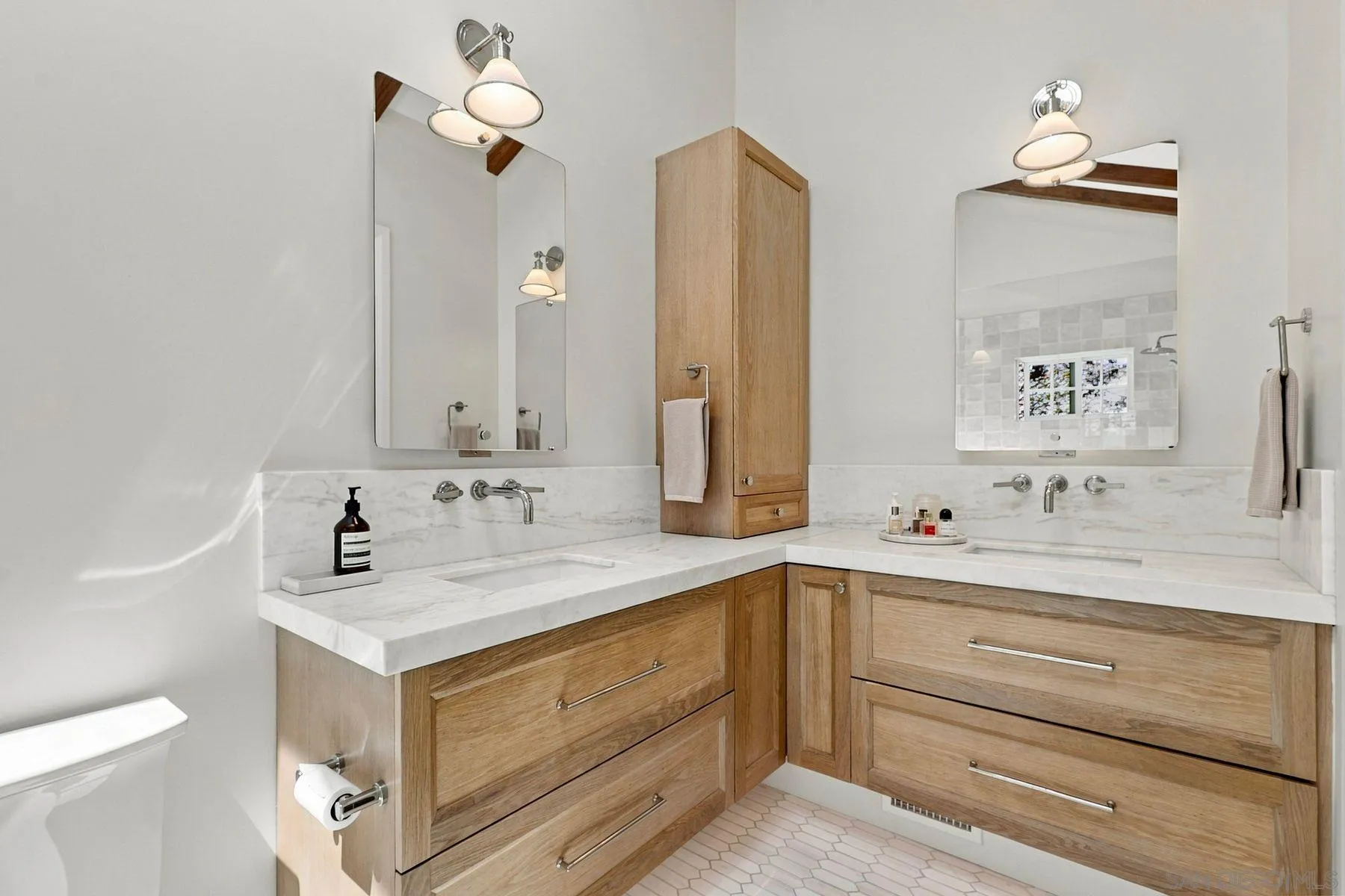 https://cdn.realtyfeed.com/cdn/127/260024105/9a0088909c40794c64858aeac61e252e.webp