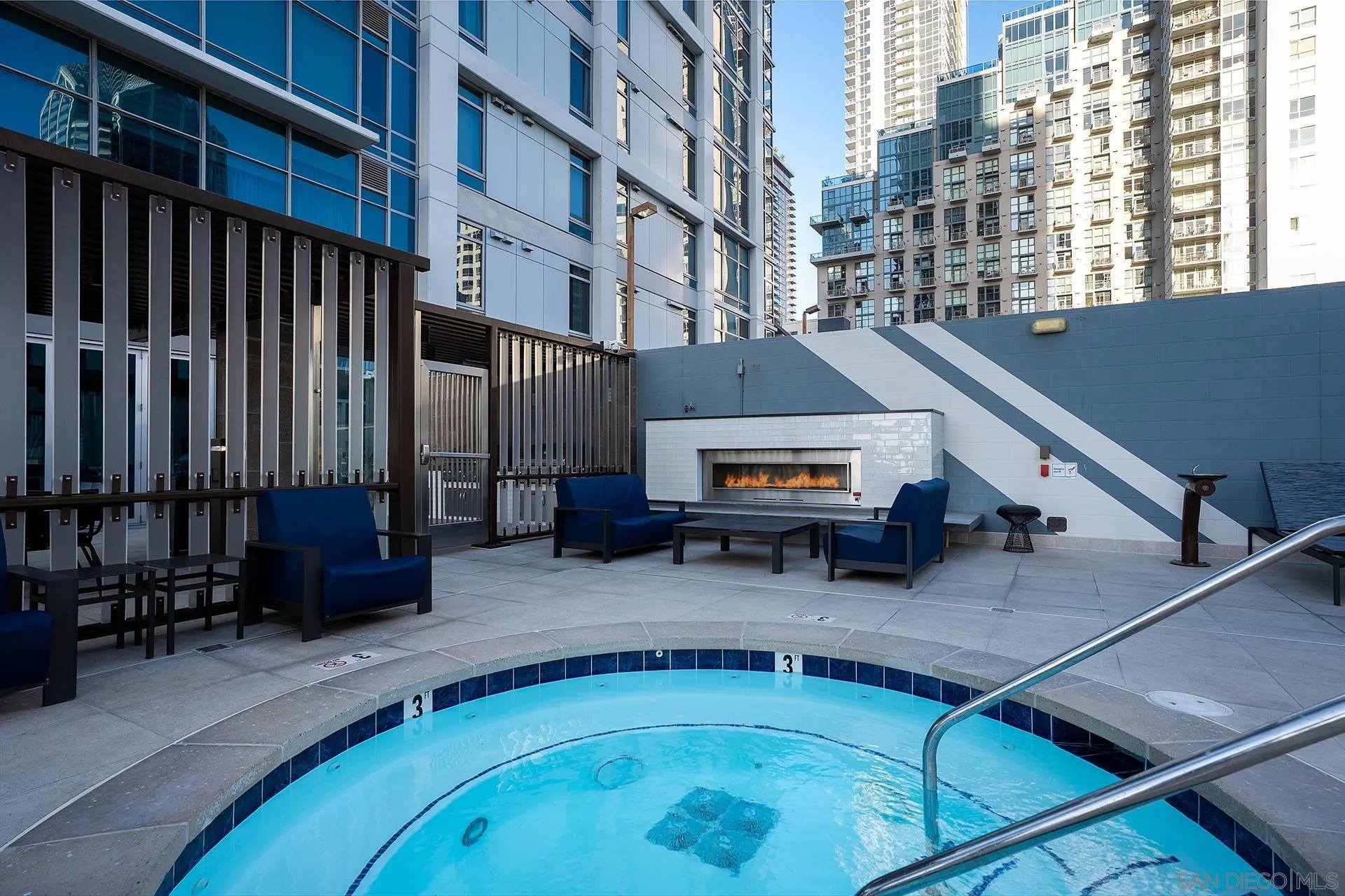 https://cdn.realtyfeed.com/cdn/127/260024112/96fcf9ae55d1a5ecb0285ccd11522901.webp
