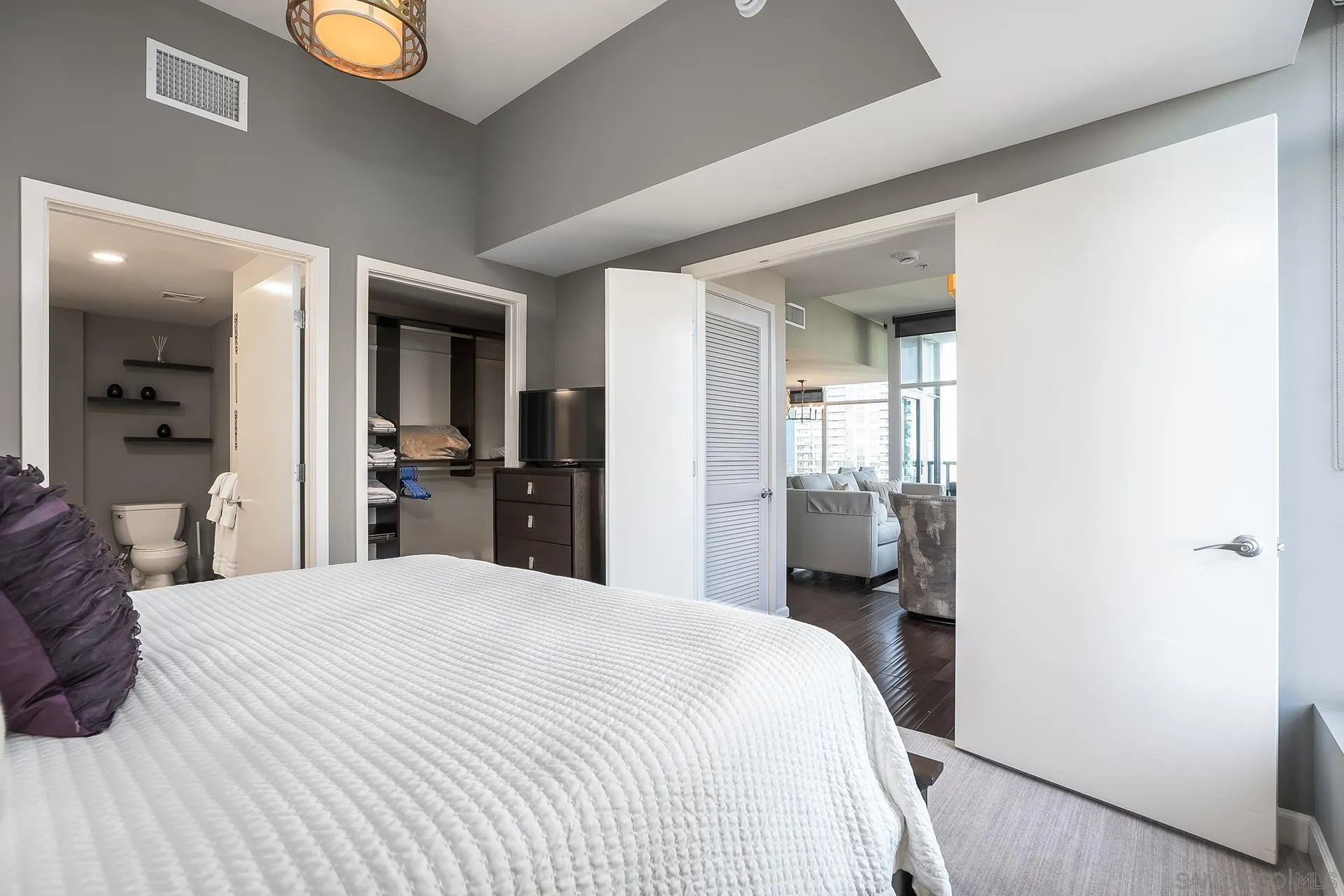 https://cdn.realtyfeed.com/cdn/127/260024112/b3d38cf4a9079beb5bea629c57ae5f9f.webp