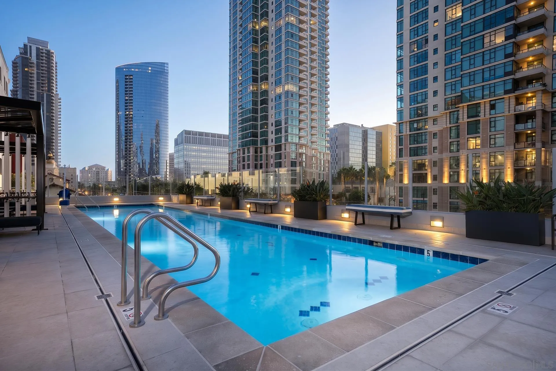 https://cdn.realtyfeed.com/cdn/127/260024112/db8aeaa818ceb7ea435b5ddfc7e34f36.webp