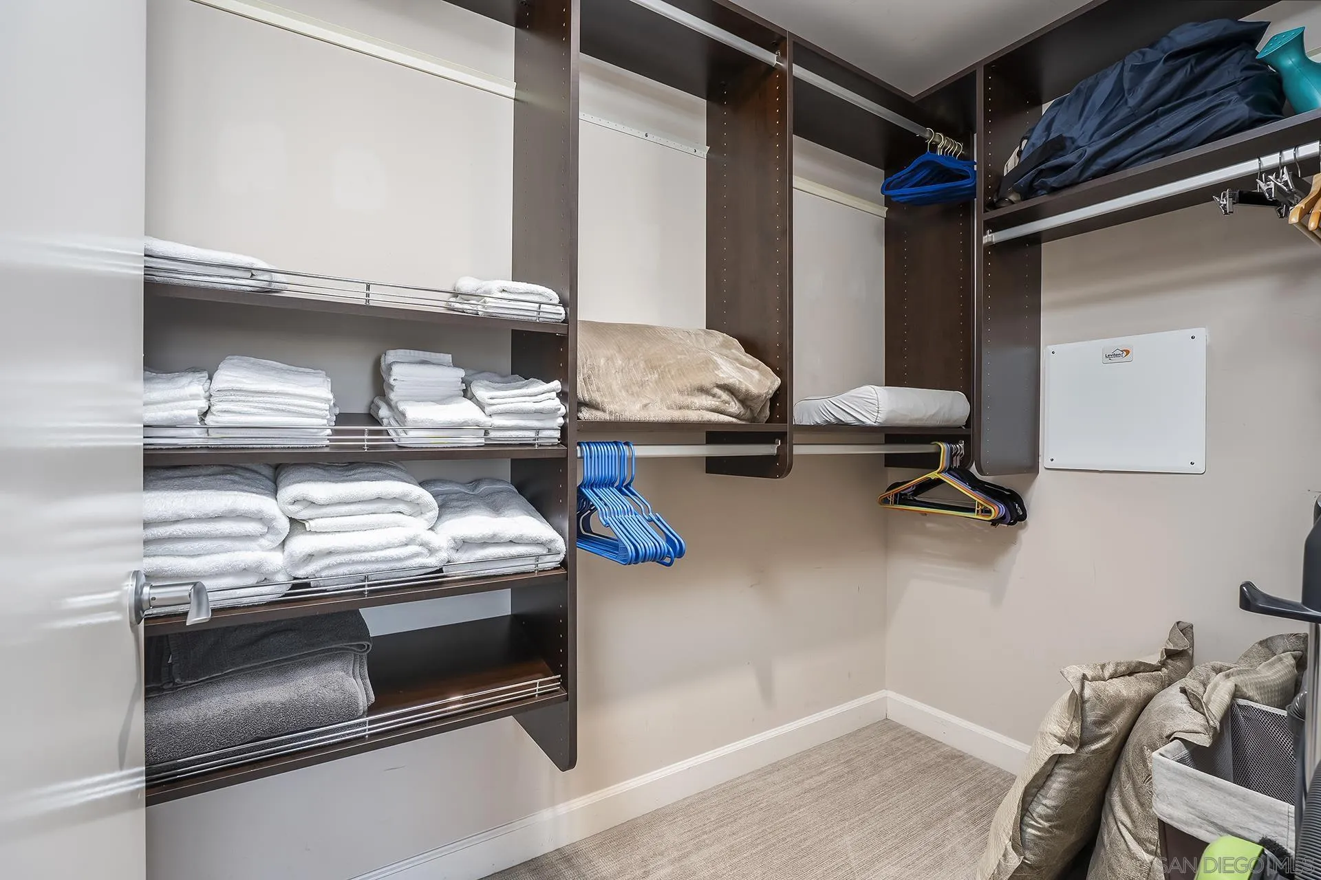 https://cdn.realtyfeed.com/cdn/127/260024112/e458201a18d59d2ce4485500acdac4de.webp