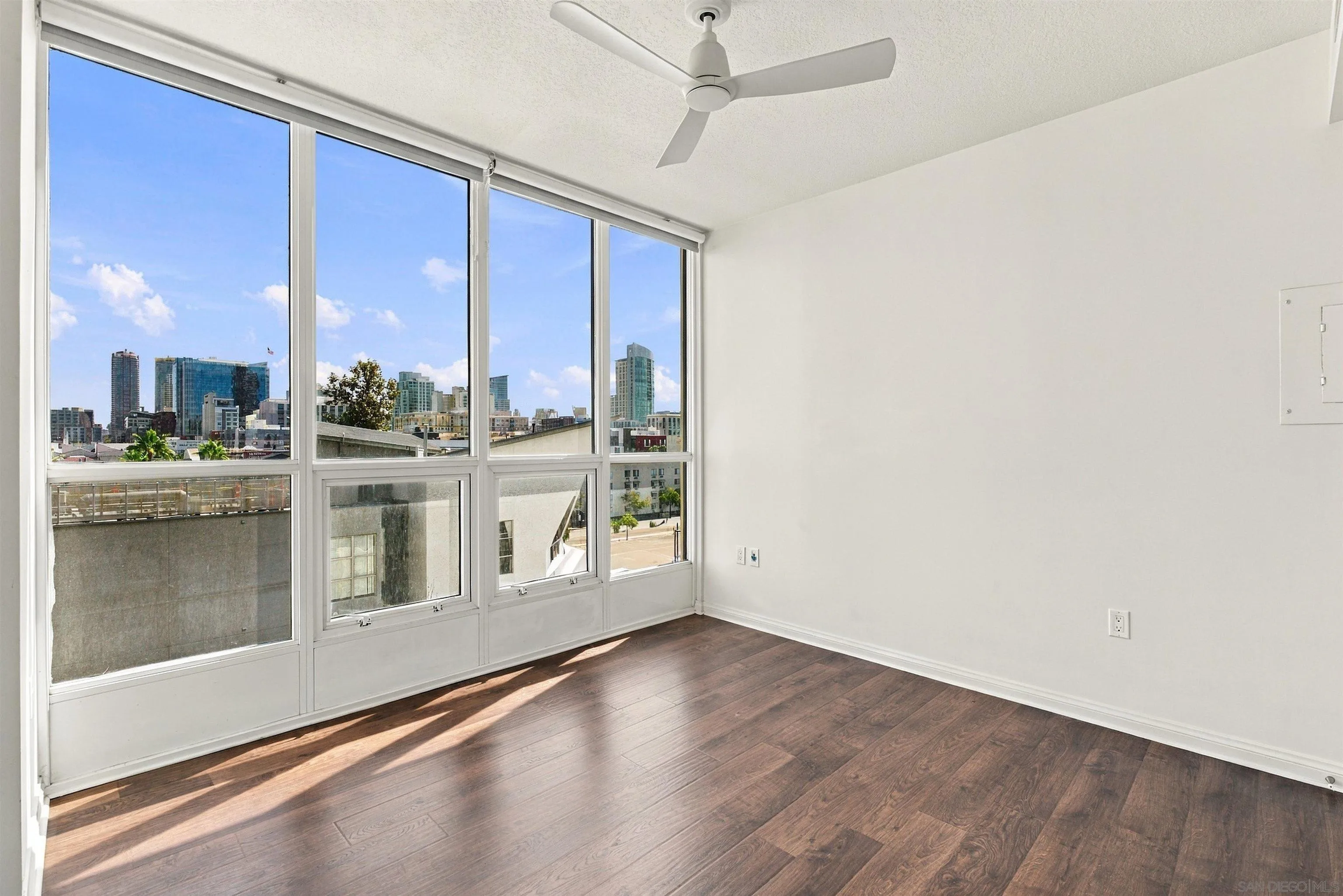 https://cdn.realtyfeed.com/cdn/127/260024113/44fc42990a09597196a10670bbdd7ae1.webp