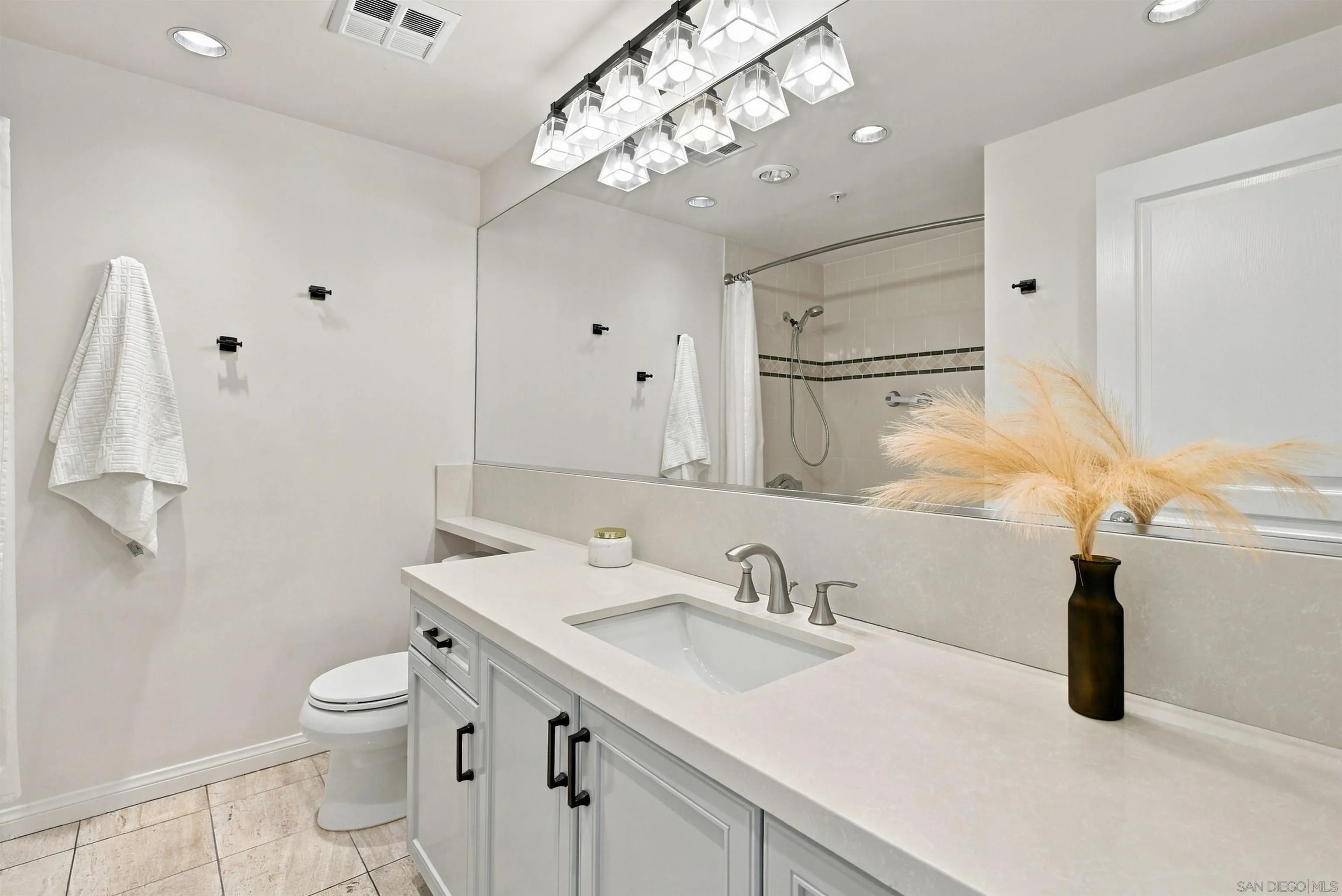 https://cdn.realtyfeed.com/cdn/127/260024113/4537801133dd7989c7aa7982d86d1b81.webp