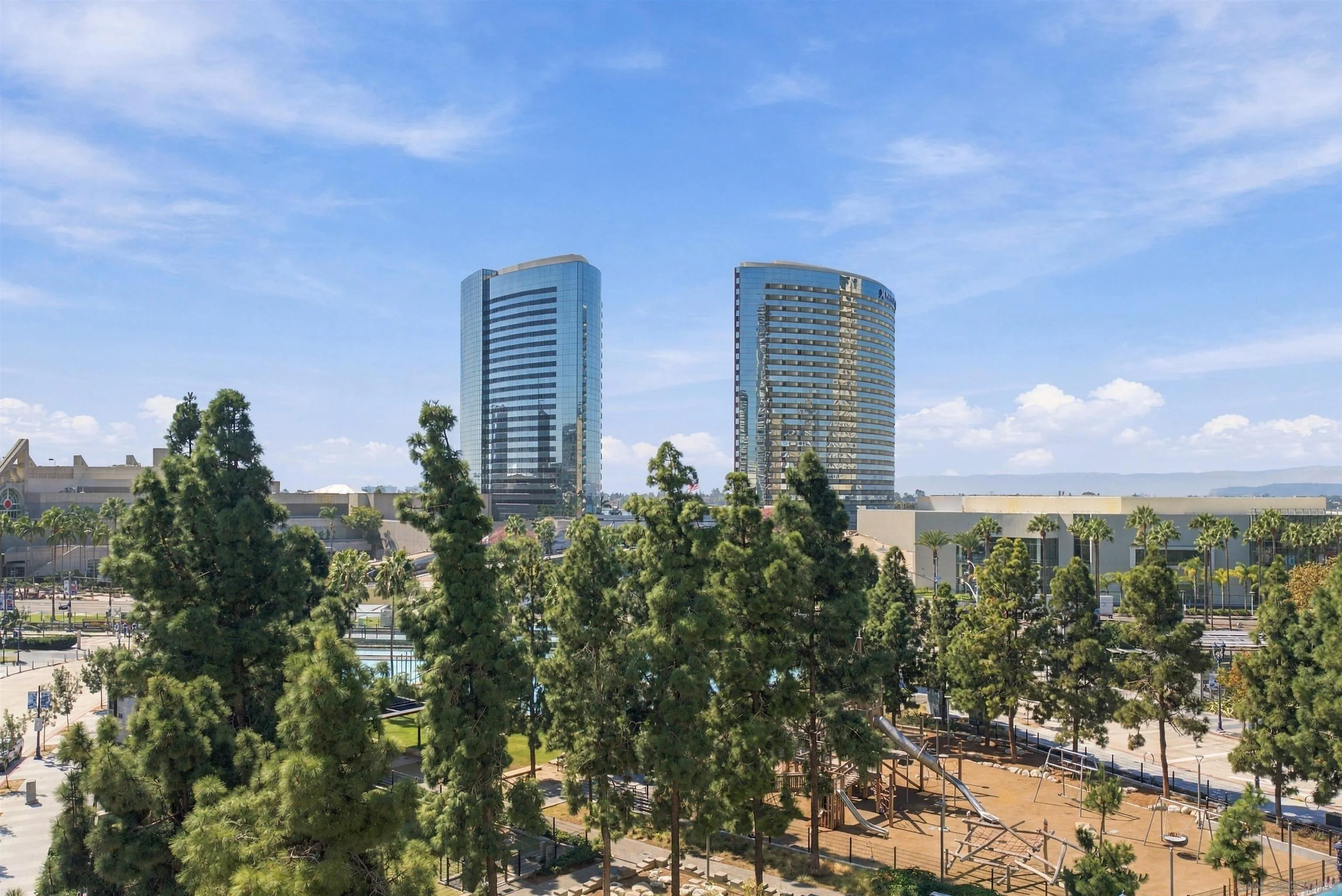 https://cdn.realtyfeed.com/cdn/127/260024113/70bc2ddbca0a387216a5e092f92479e4.webp