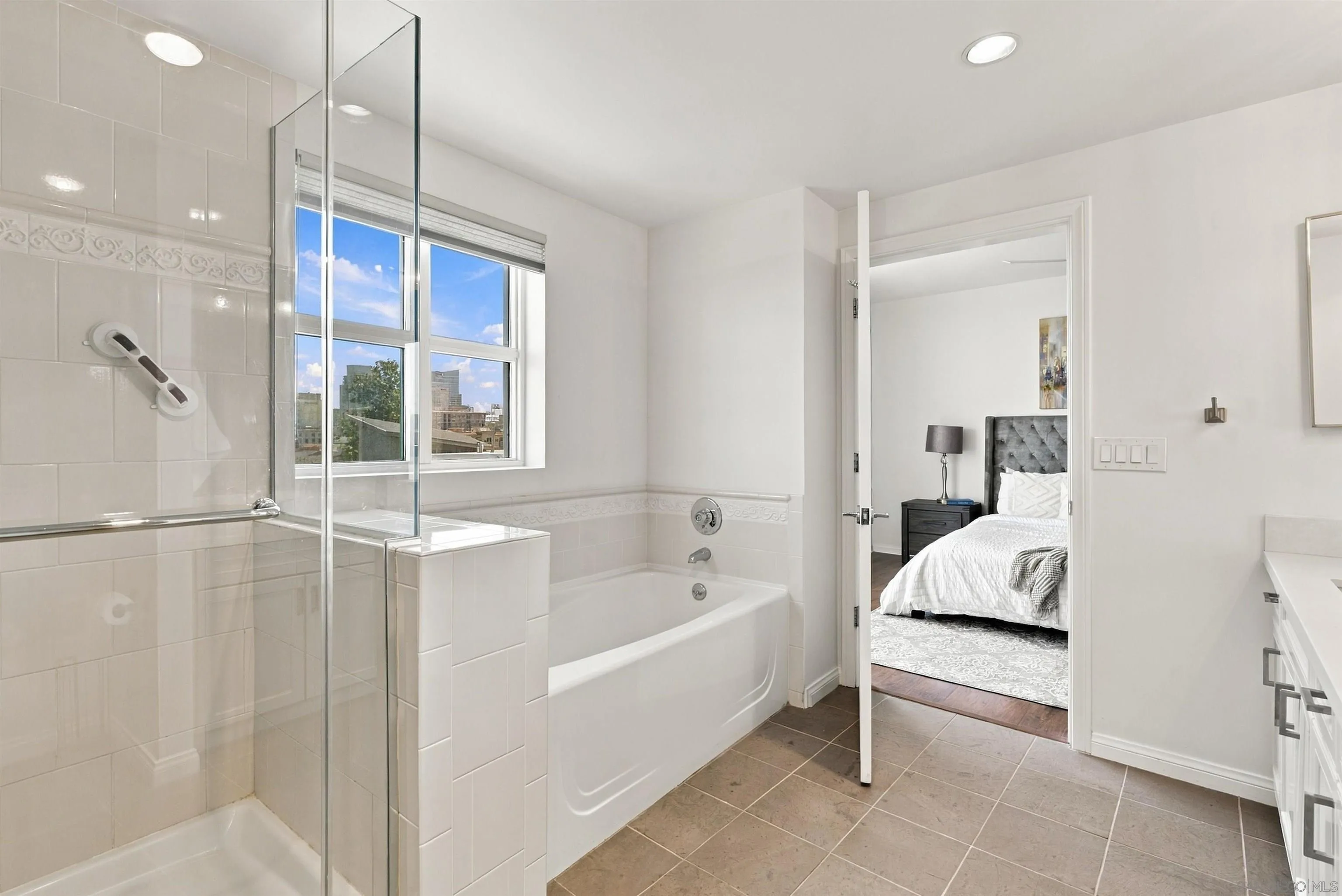 https://cdn.realtyfeed.com/cdn/127/260024113/9a6d946c1598a84666efa490a2e04c35.webp