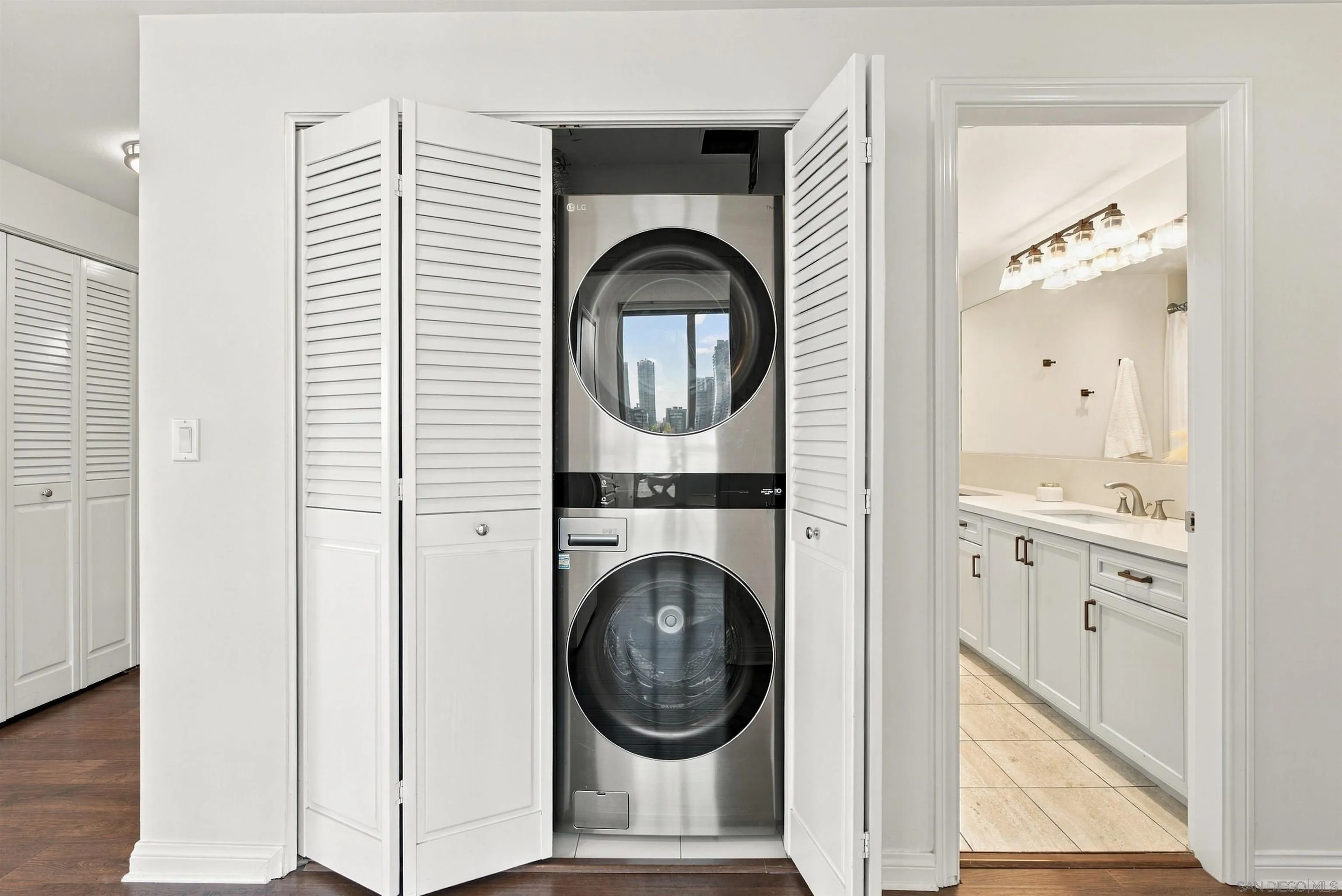 https://cdn.realtyfeed.com/cdn/127/260024113/c62d8a8ac2854860b34dc59783fc0aaa.webp