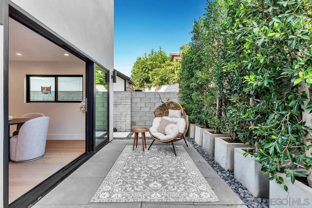 https://cdn.realtyfeed.com/cdn/127/260024116/2c7861faf985100fadc5bfeea3c8f0e7.webp