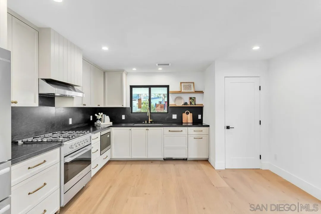 https://cdn.realtyfeed.com/cdn/127/260024116/4402fd4cd833e945f674491d8db145c1.webp