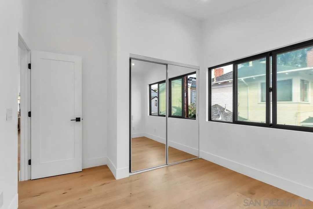 https://cdn.realtyfeed.com/cdn/127/260024116/57d1e39bd56ca6f3e03a676ebec31839.webp