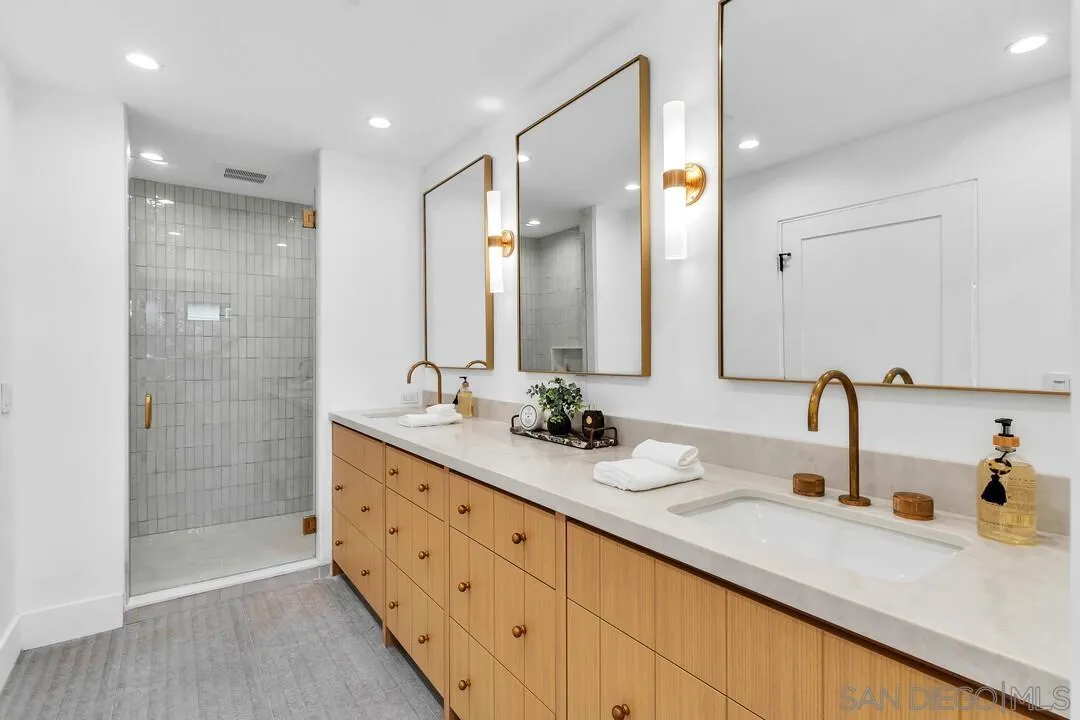 https://cdn.realtyfeed.com/cdn/127/260024116/a468d9833aa410233dae77ca3c309408.webp