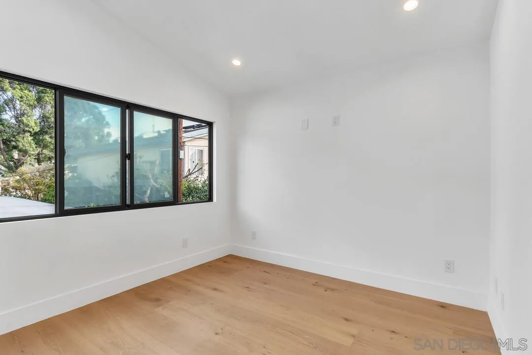 https://cdn.realtyfeed.com/cdn/127/260024116/e1f1b6b4183178cba4902413175396aa.webp