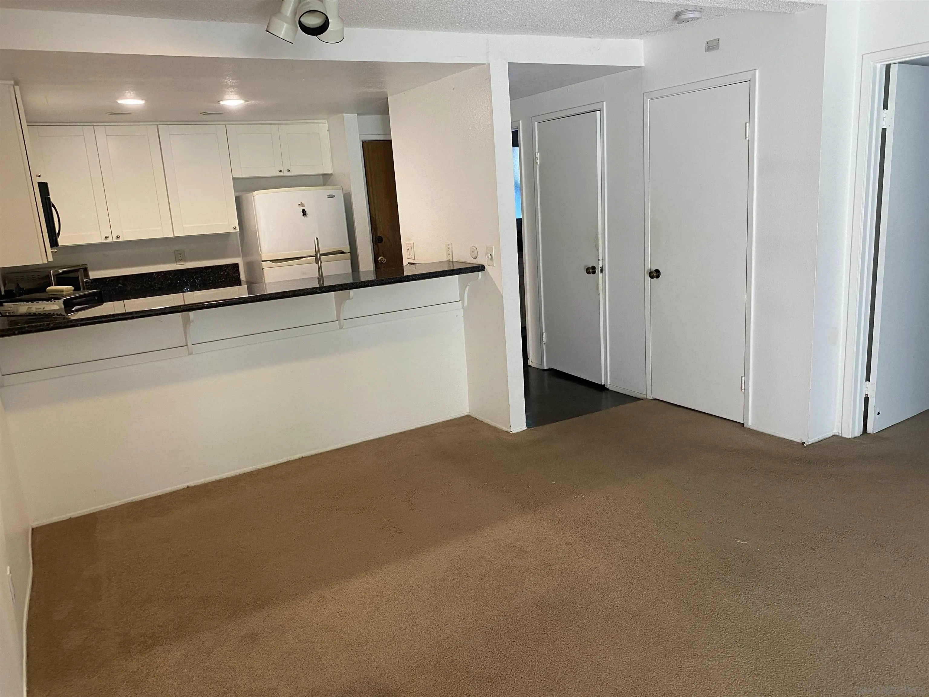 https://cdn.realtyfeed.com/cdn/127/260024117/abdc763a69e877cf37489f59e7372e18.webp