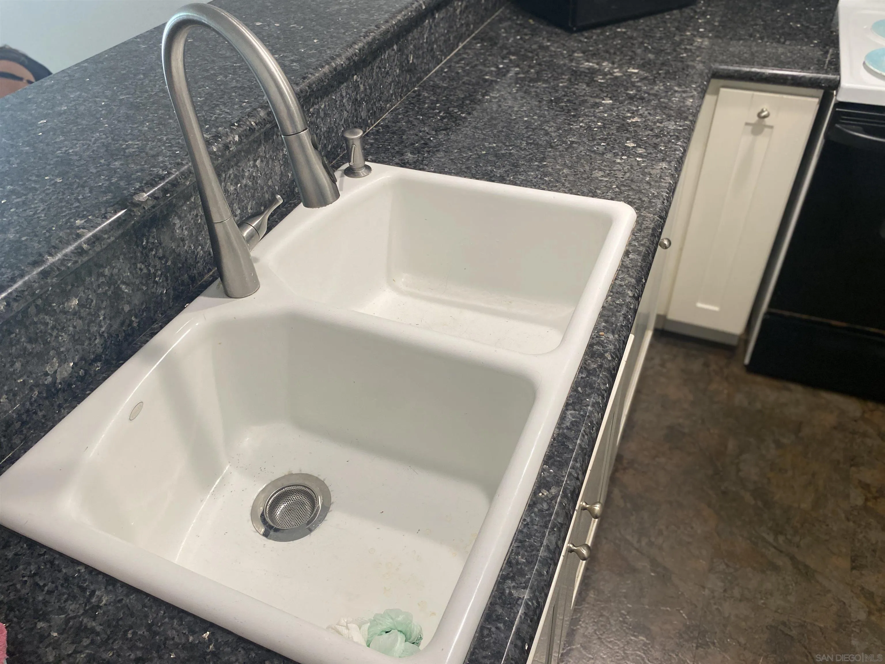https://cdn.realtyfeed.com/cdn/127/260024117/d8d9398ce12eae57e12db702f08e022e.webp