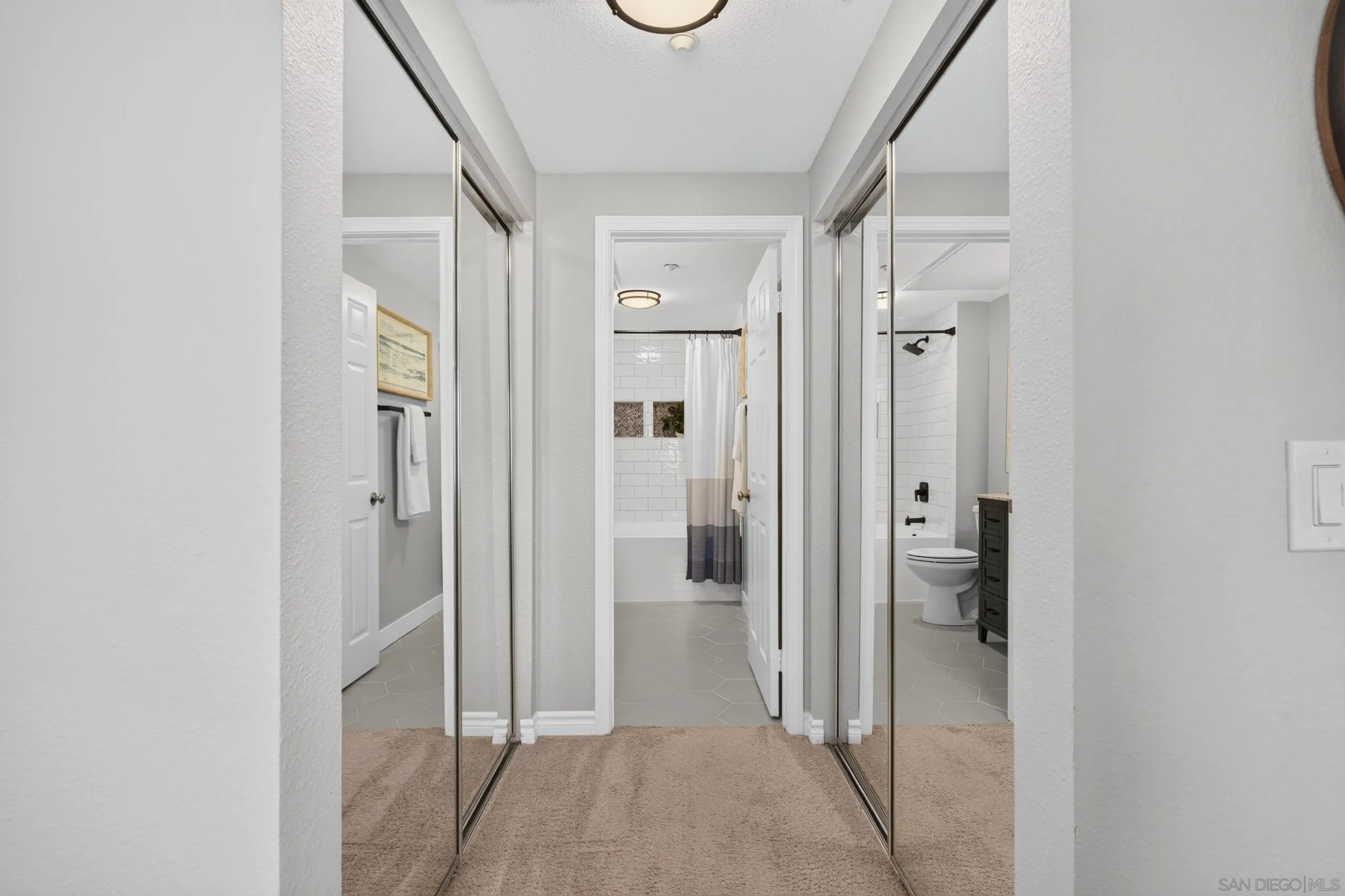 https://cdn.realtyfeed.com/cdn/127/260024120/2a2b11e2dd3a454eaac26fc8982f2e3d.webp