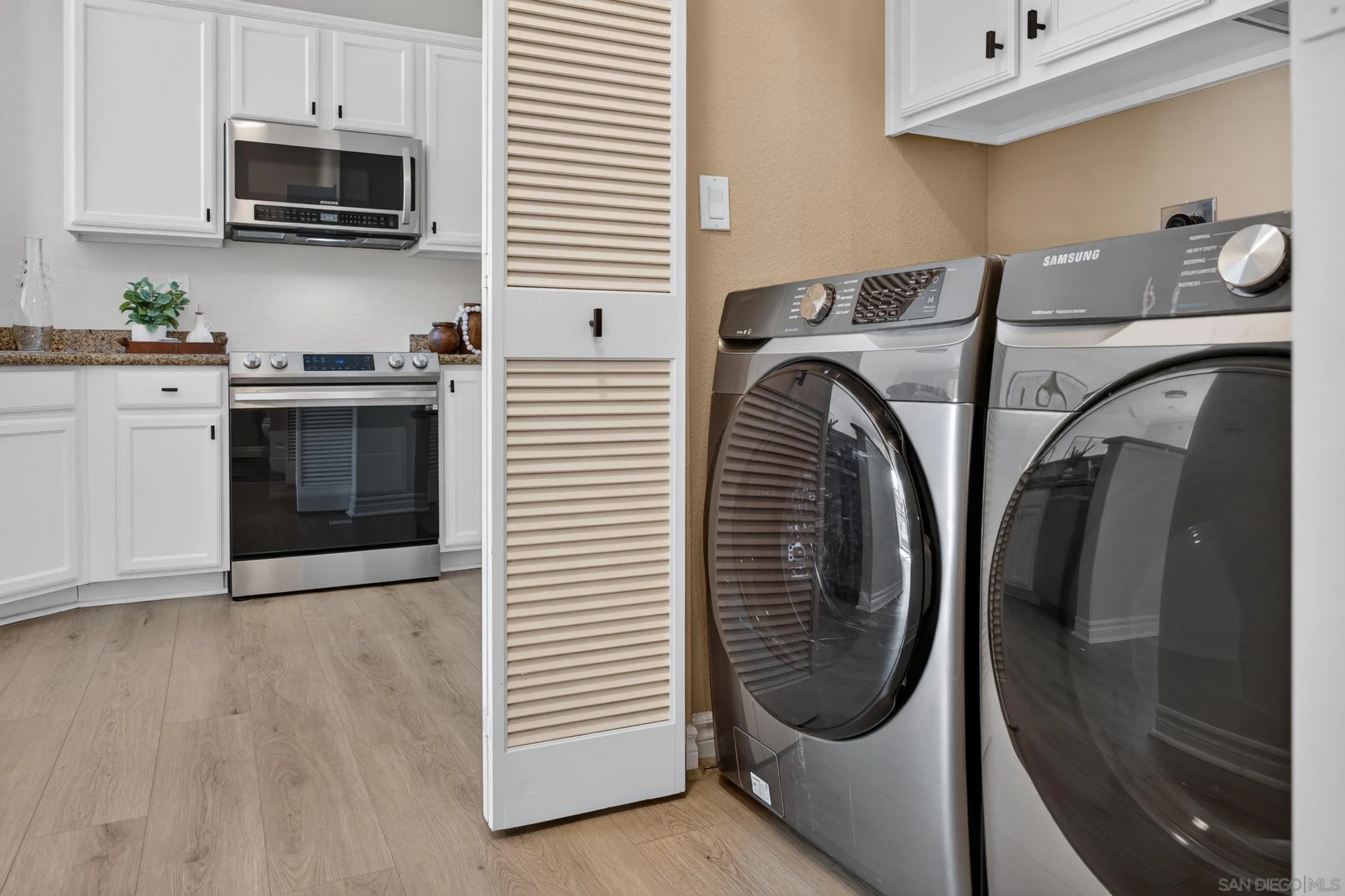 https://cdn.realtyfeed.com/cdn/127/260024120/7d0957471b2ddba5ef2f8caf416e5234.webp