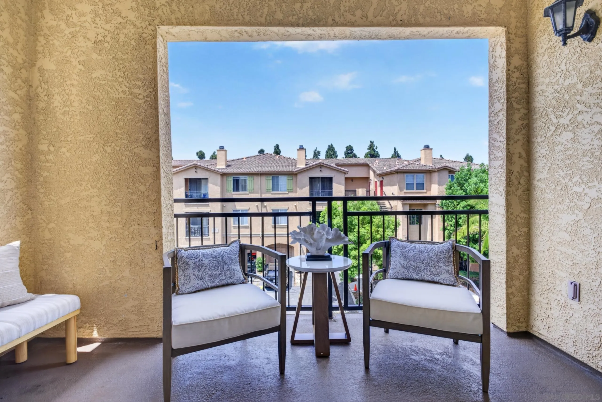 https://cdn.realtyfeed.com/cdn/127/260024120/925a265459517576f1ad409e1cabc1d8.webp