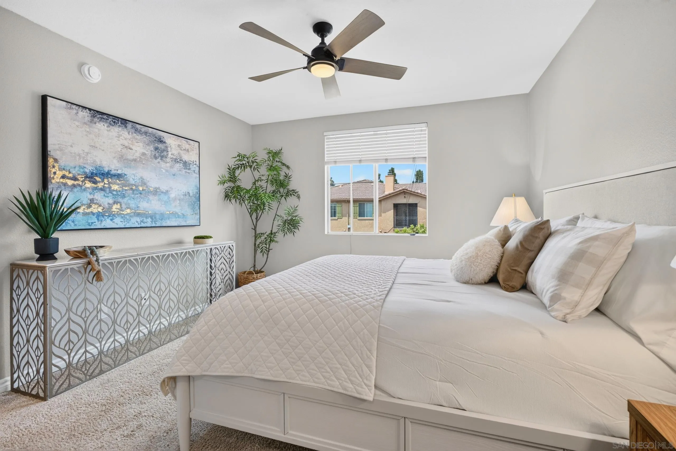 https://cdn.realtyfeed.com/cdn/127/260024120/ba578b6927a2f886627451b5a45e34e9.webp