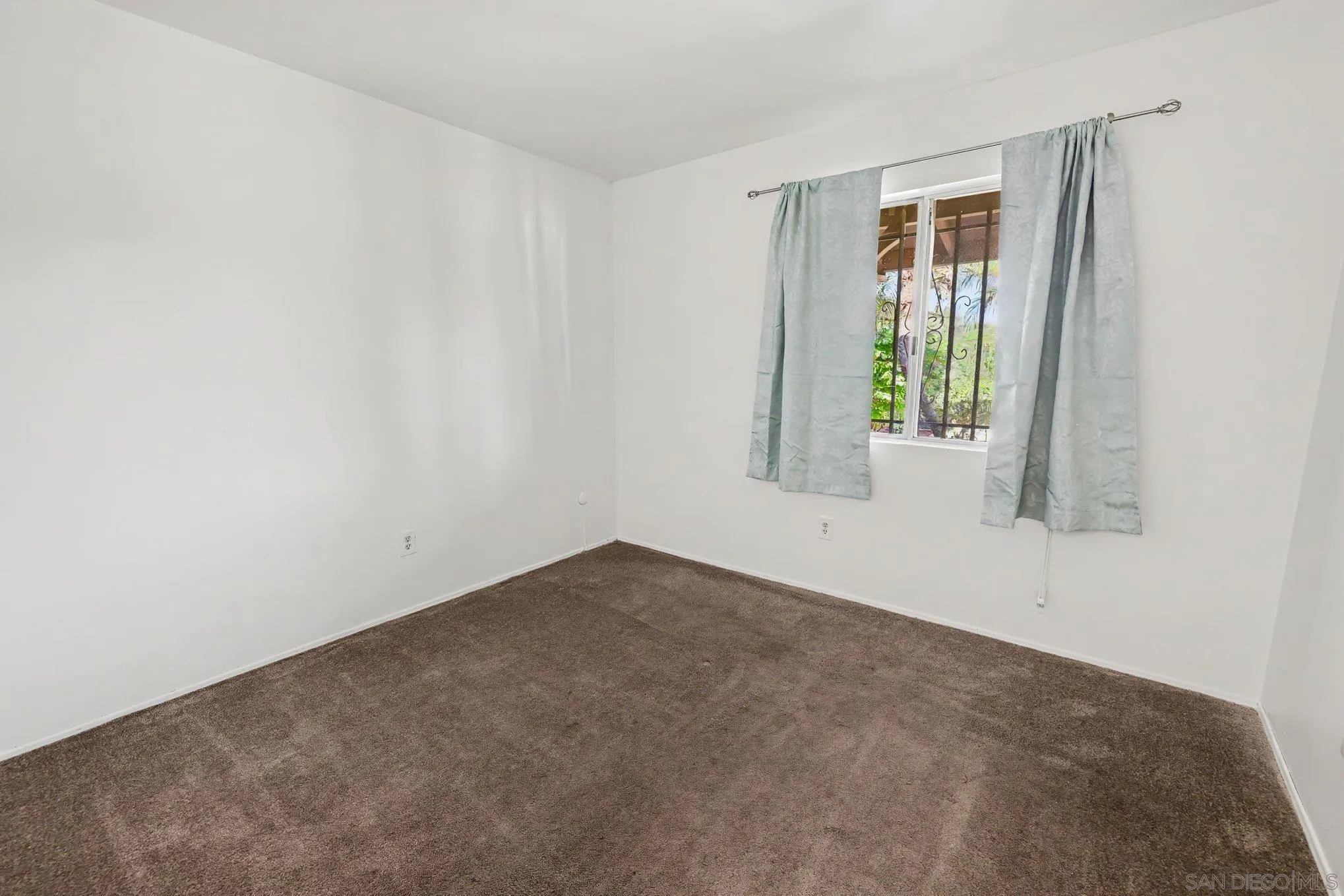 https://cdn.realtyfeed.com/cdn/127/260024128/0249a44446f8542764e79994cb18e643.webp