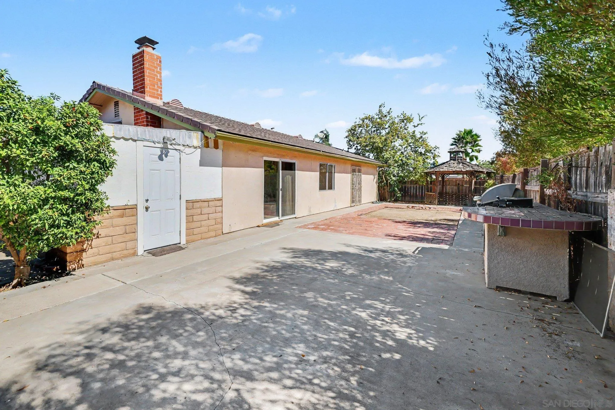 https://cdn.realtyfeed.com/cdn/127/260024128/4c674e1a4a1539a231d64ce50c364eae.webp