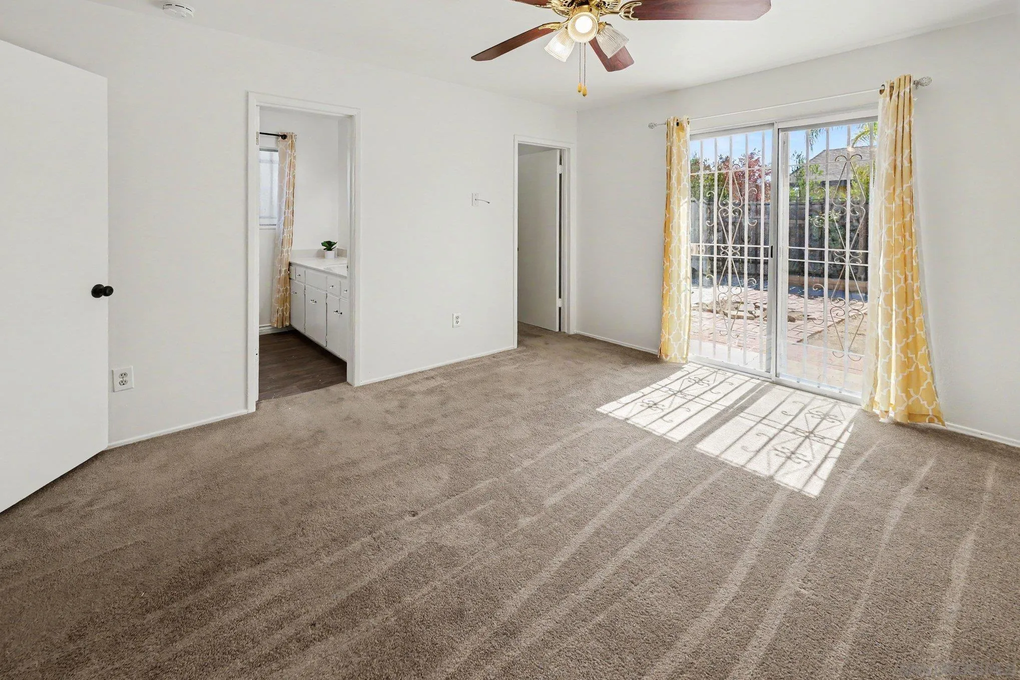 https://cdn.realtyfeed.com/cdn/127/260024128/7ce2045278edf91a94ff376d5a65ef65.webp