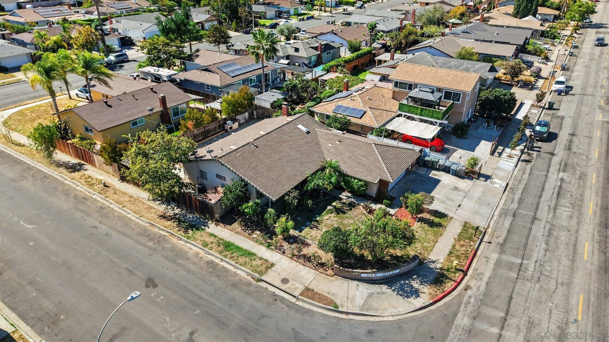 https://cdn.realtyfeed.com/cdn/127/260024128/ace8efd10efb8f240da4ffbf96f45e29.webp