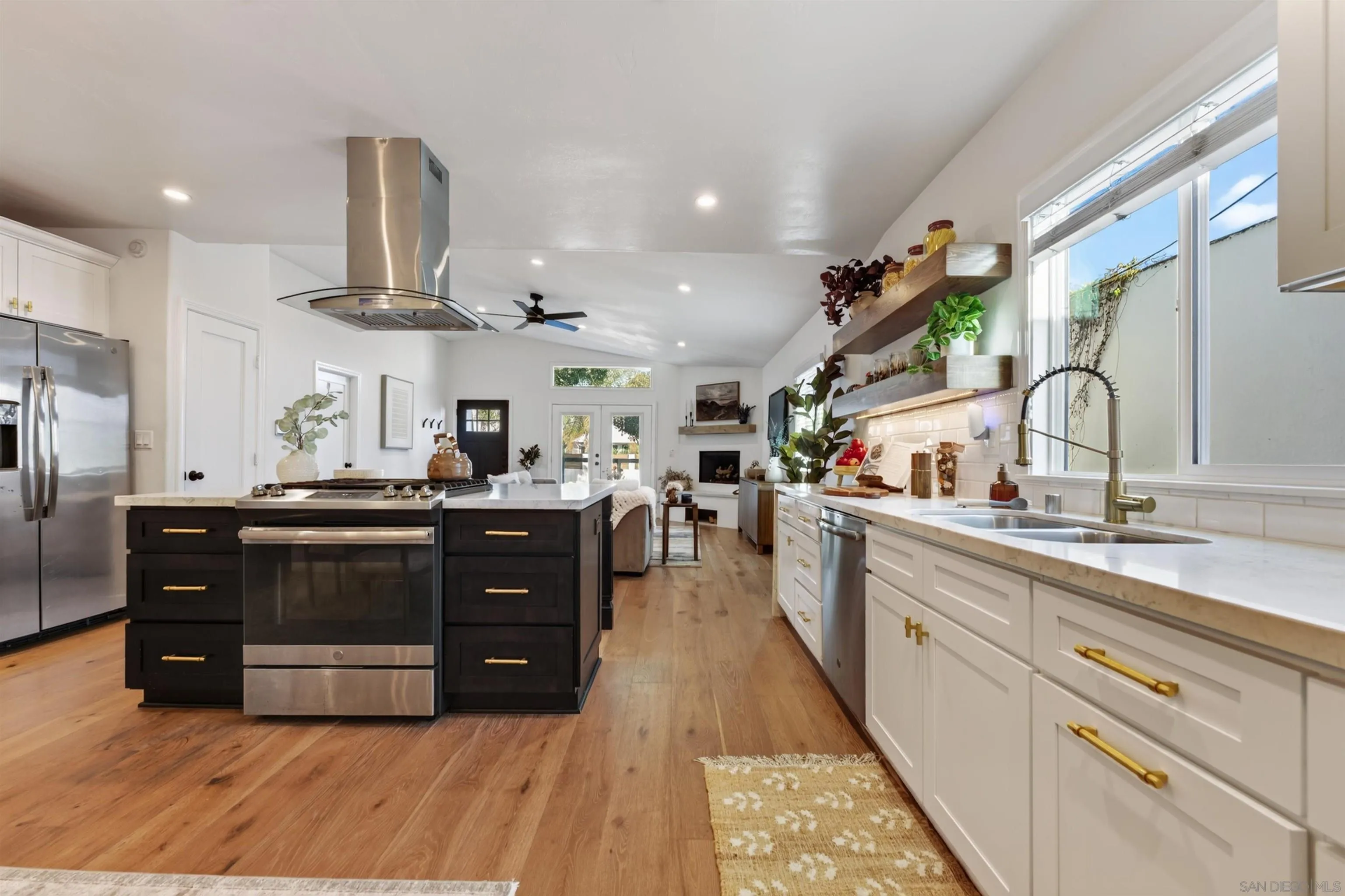 https://cdn.realtyfeed.com/cdn/127/260024134/15efaf2cf5c5e7ef71de087ecc30b66c.webp