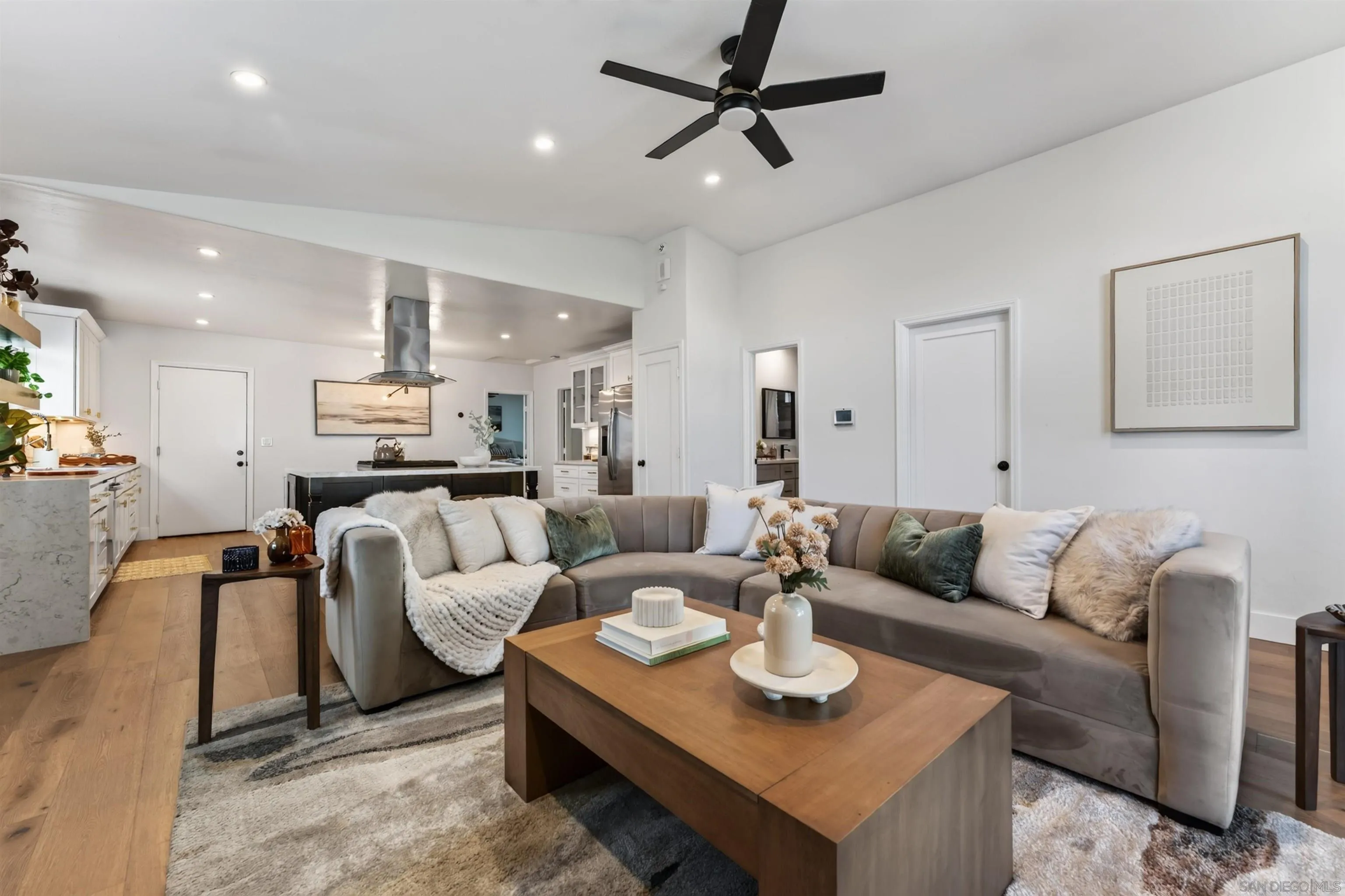 https://cdn.realtyfeed.com/cdn/127/260024134/342c3acd2745cfad5557f8e59b31620e.webp